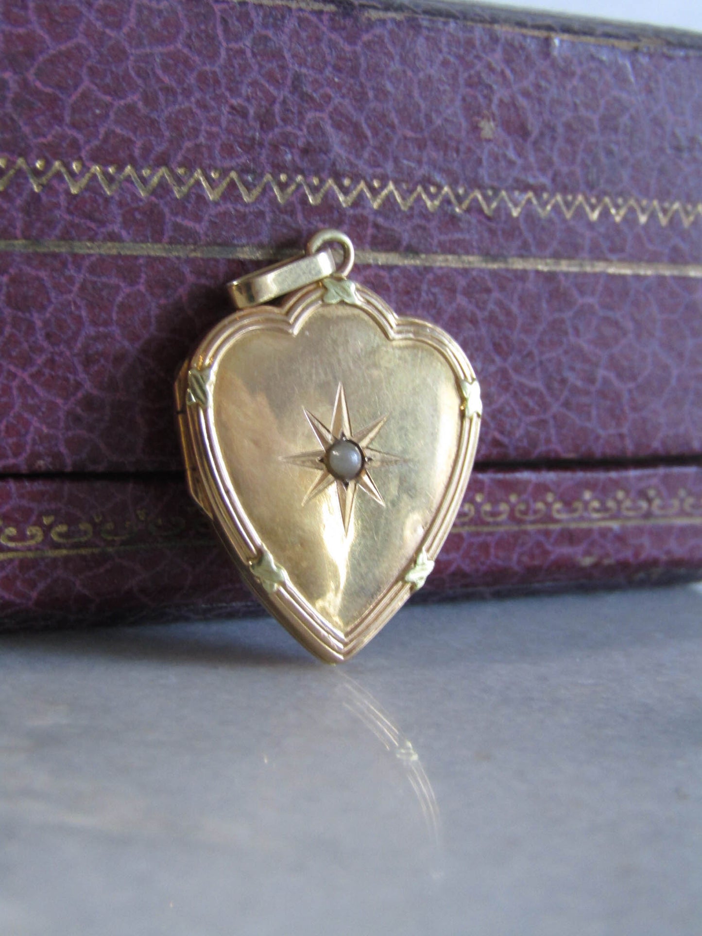 18K Gold Art Nouveau Heart Locket, Romantic French Belle Epoque Locket c. 1900
