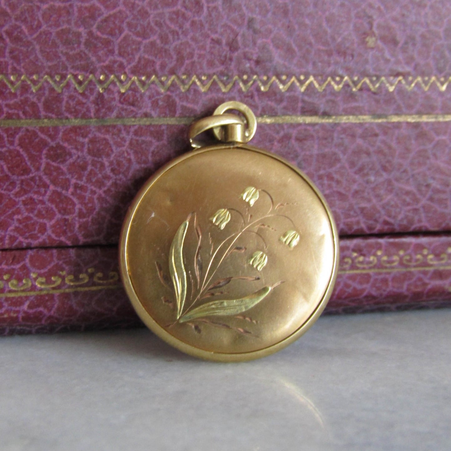 Antique Art Nouveau Lily of the Valley Glass Back Locket c. 1900