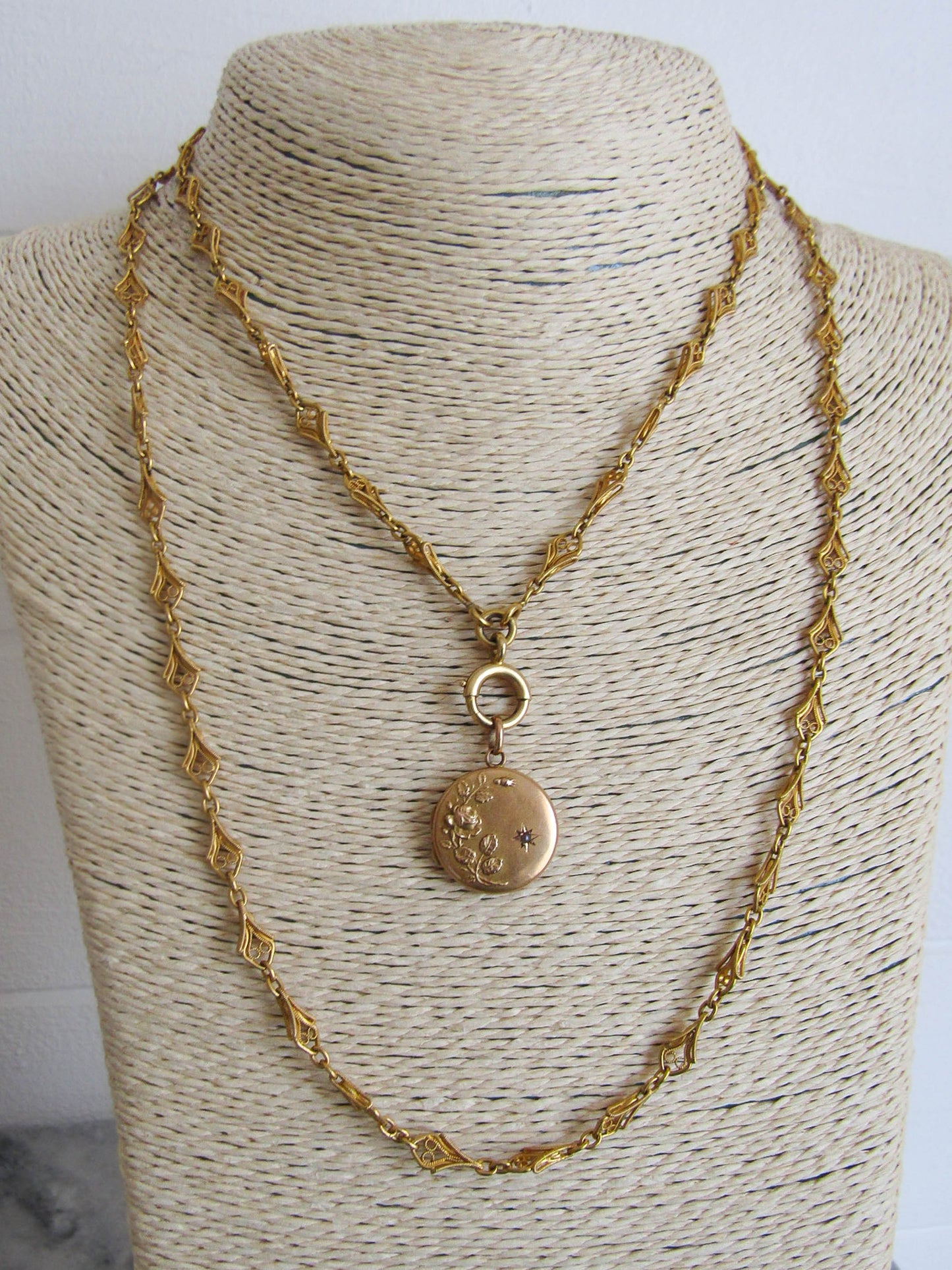 18K Solid Gold Art Nouveau Small French Locket c. 1900