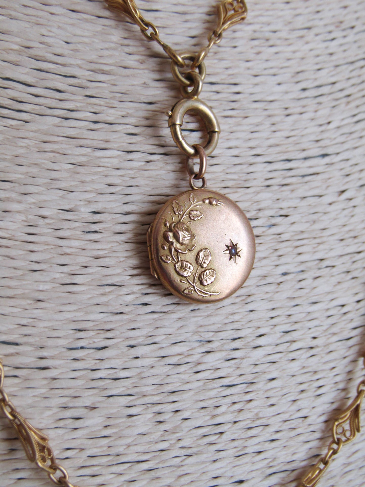 18K Solid Gold Art Nouveau Small French Locket c. 1900