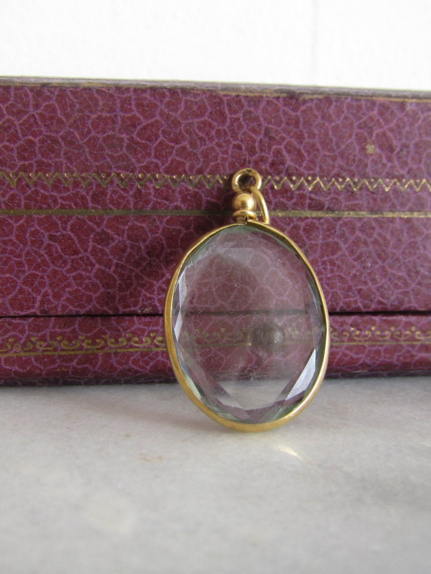 Antique 18K Gold Oval Edwardian Shaker Locket with Beveled Glass