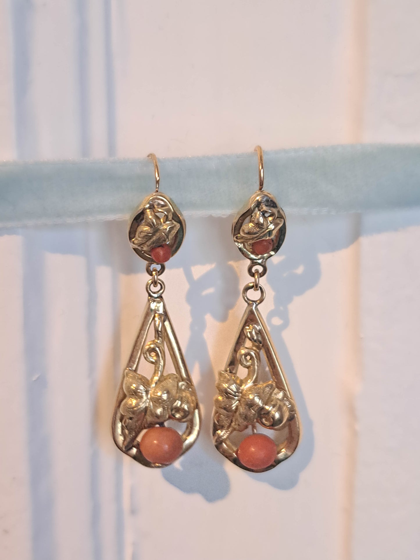 Antique Coral 18K Solid Gold Day and Night Dangle Earrings, French Victorian Belle Epoque Drop Earrings c. 1880