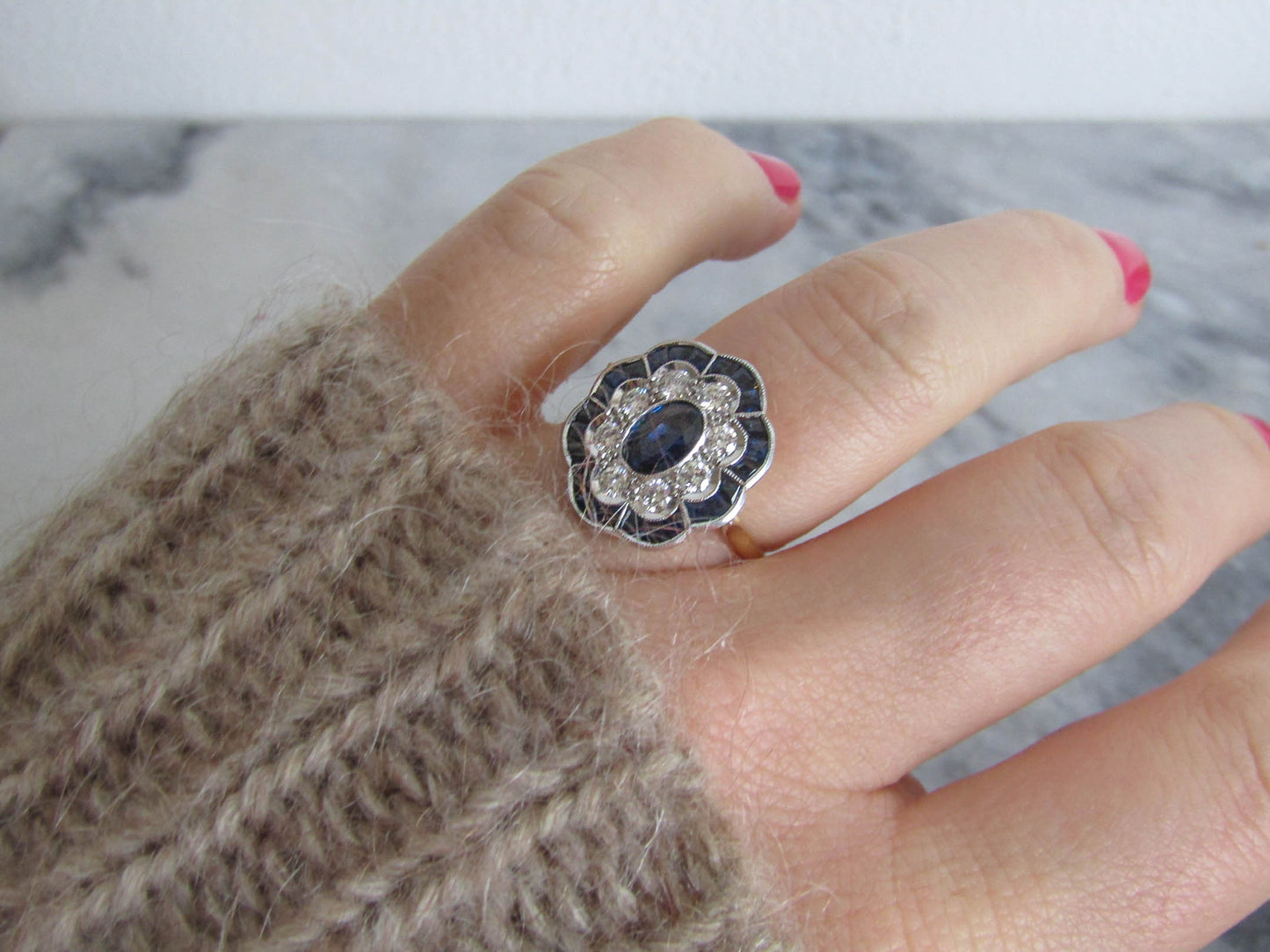 Antique French Daisy Flower Art Deco Ring with Calibrated Sapphires and Diamonds, 18K Yellow Gold Pompadour ring