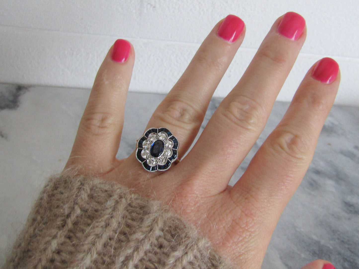 Antique French Daisy Flower Art Deco Ring with Calibrated Sapphires and Diamonds, 18K Yellow Gold Pompadour ring