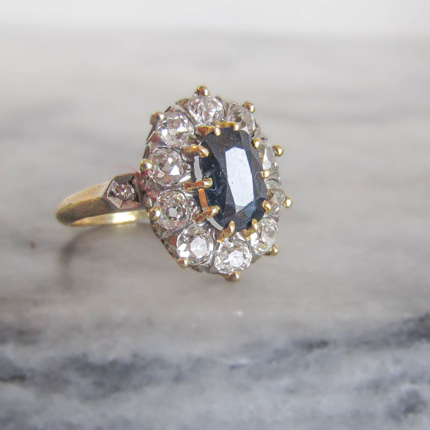 1.7 Carat Art Deco Sapphire and Diamond Ring, Antique Pompadour Daisy Ring c. 1910
