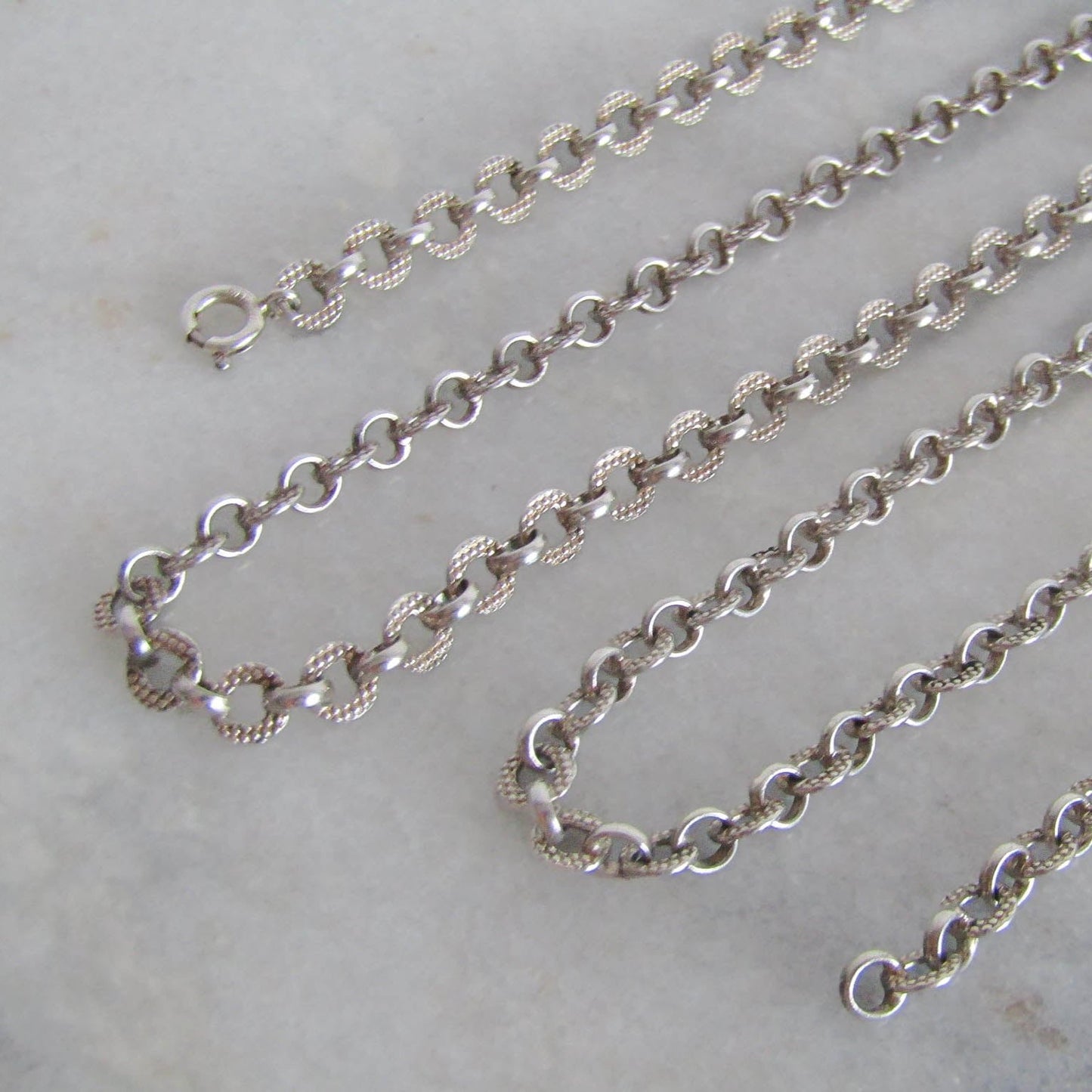 Antique Silver Textured Long Guard Chain