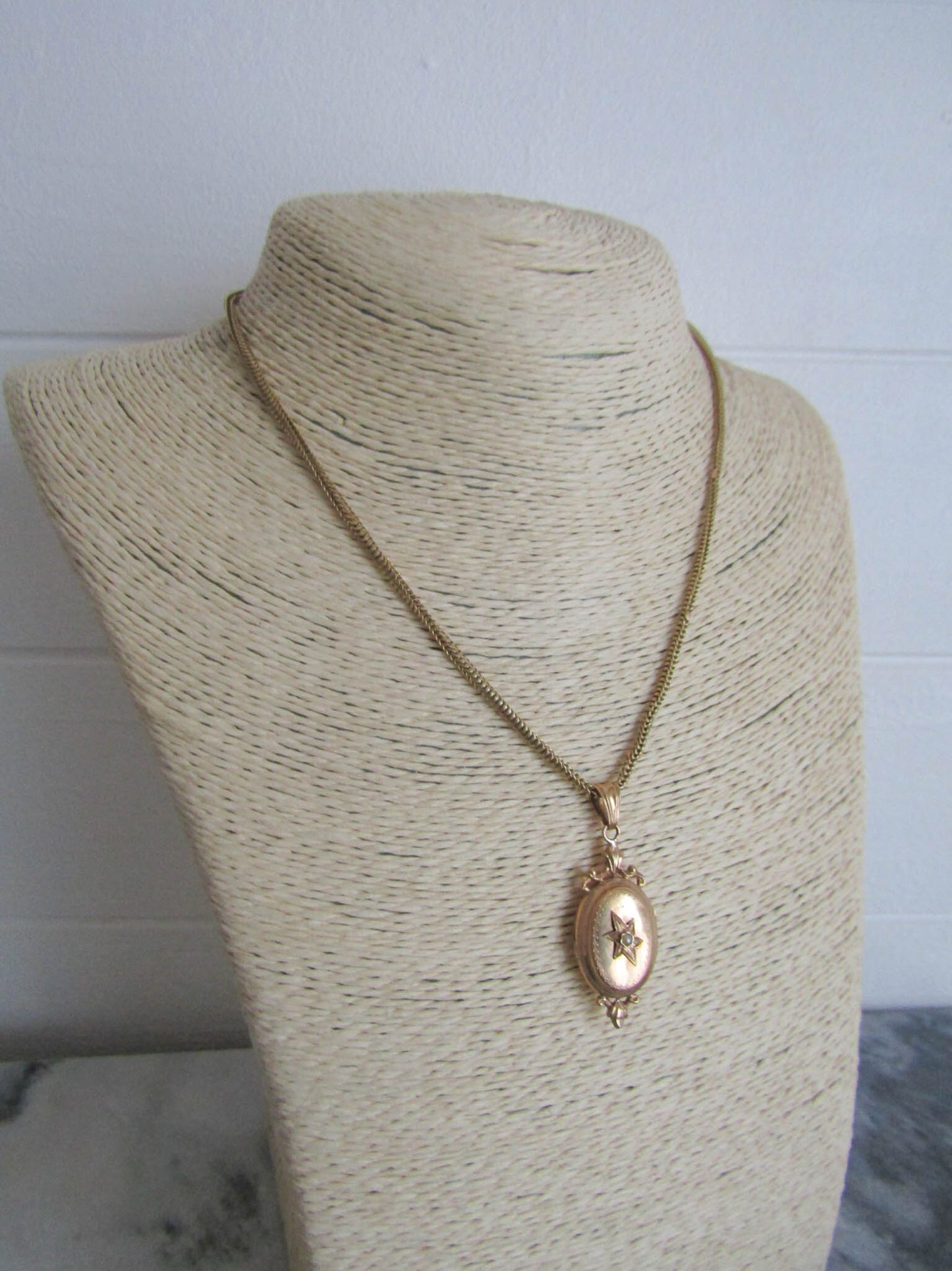 Antique 18K Solid Gold Starburst Victorian Locket with Hinged Glass Partition