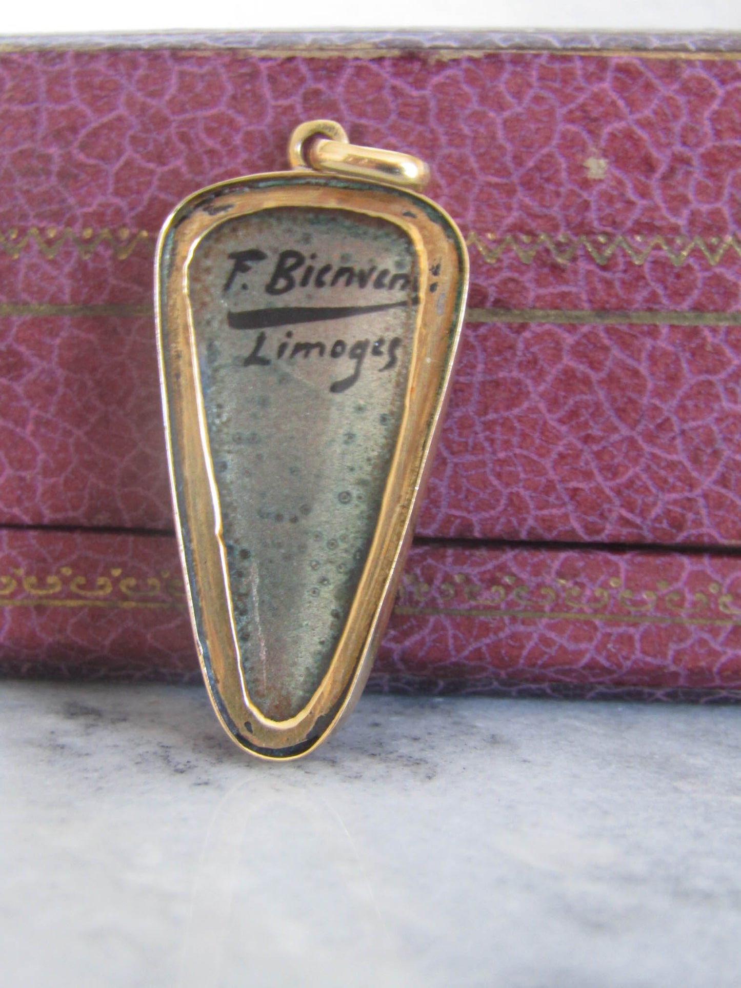 Antique Limoges Portrait Pendant with 18K solid Gold Frame c. 1900