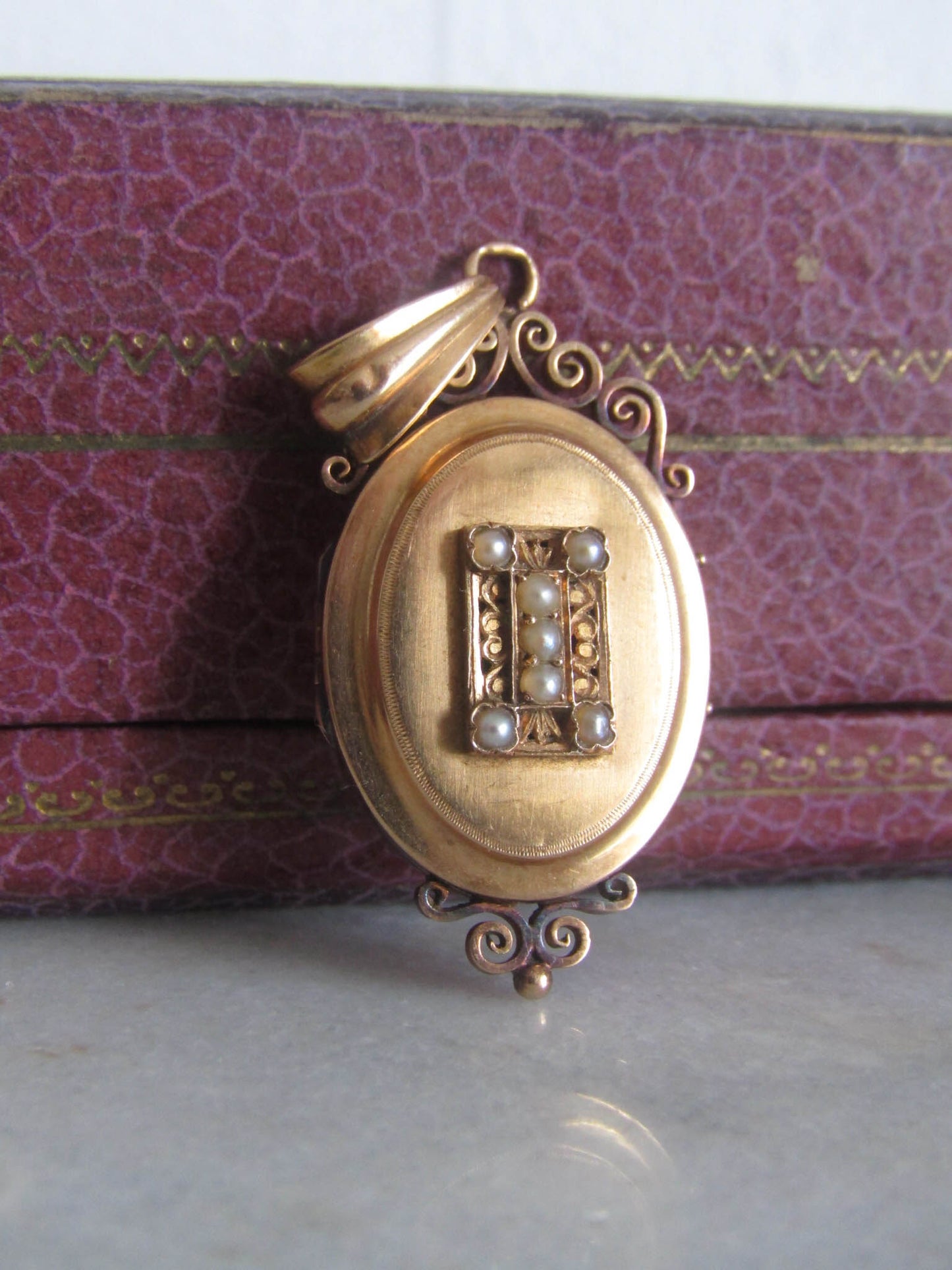 Antique French Victorian Vinaigrette 18k Solid Gold Locket with Hinged Glass Partition