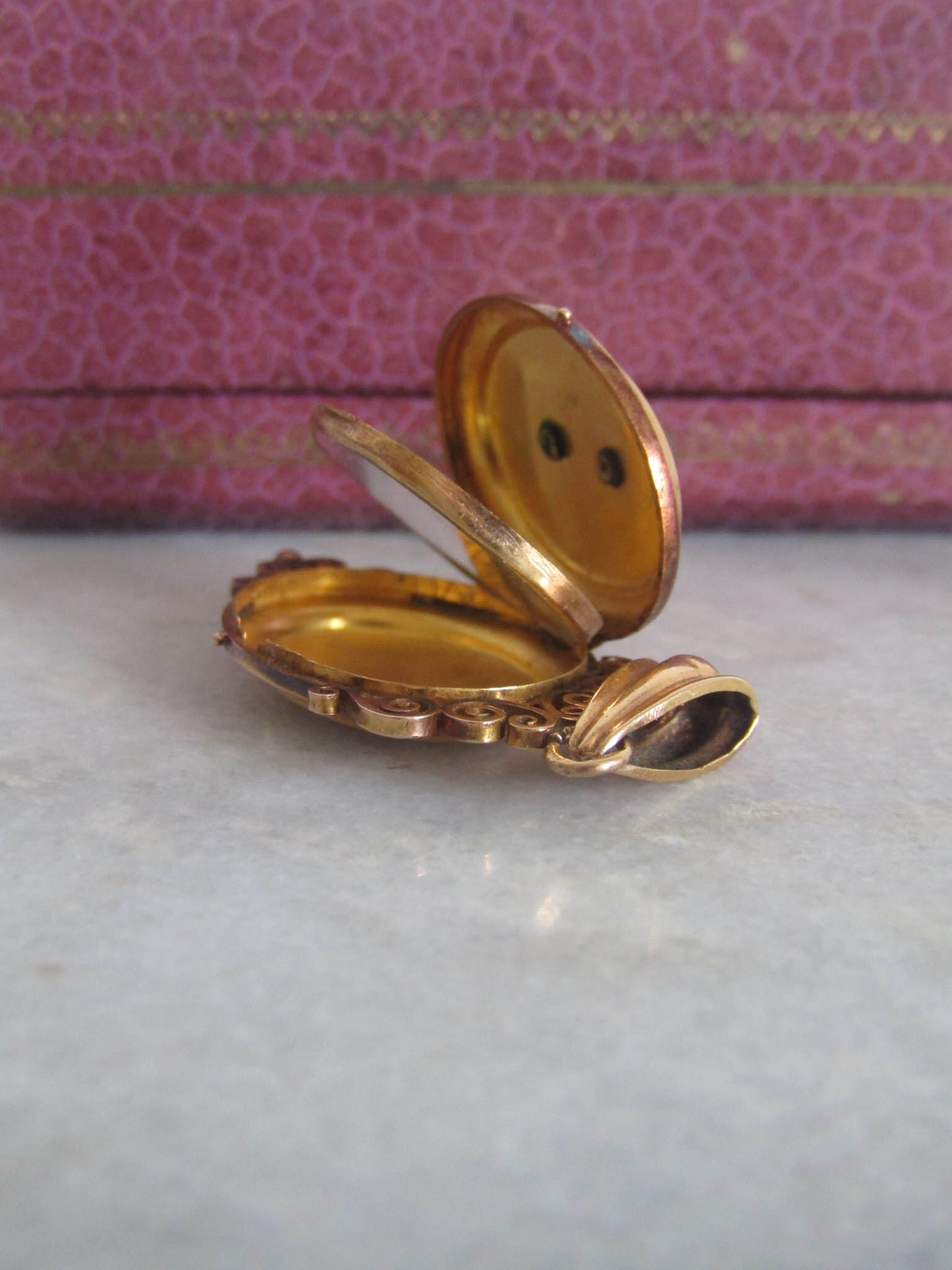 Antique French Victorian Vinaigrette 18k Solid Gold Locket with Hinged Glass Partition