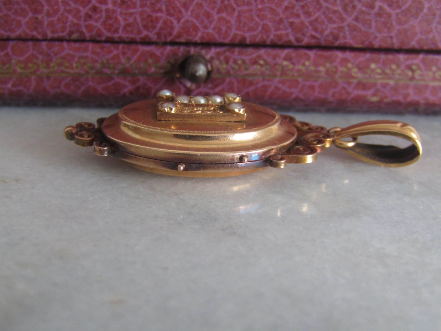Antique French Victorian Vinaigrette 18k Solid Gold Locket with Hinged Glass Partition