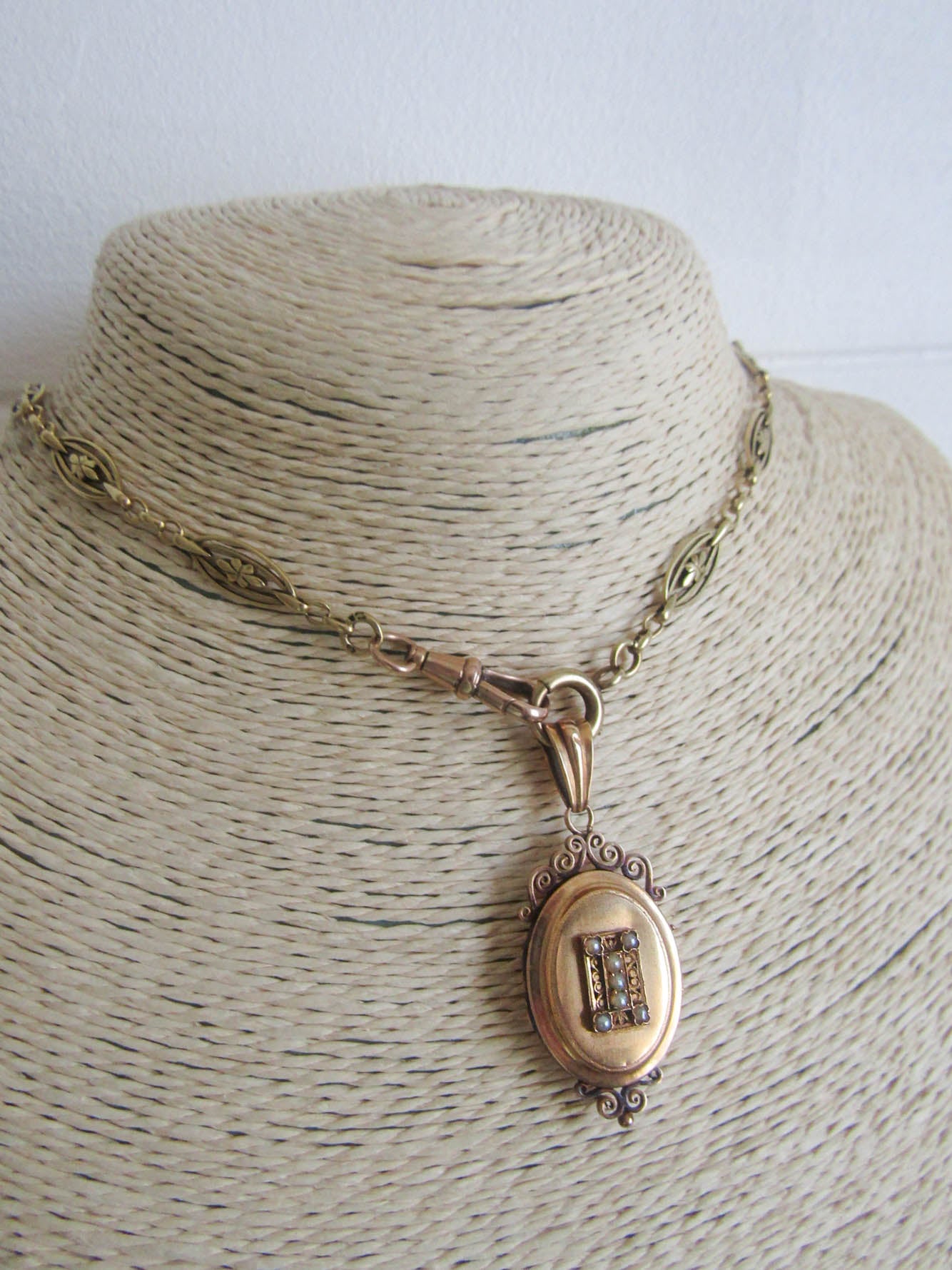 Antique French Victorian Vinaigrette 18k Solid Gold Locket with Hinged Glass Partition