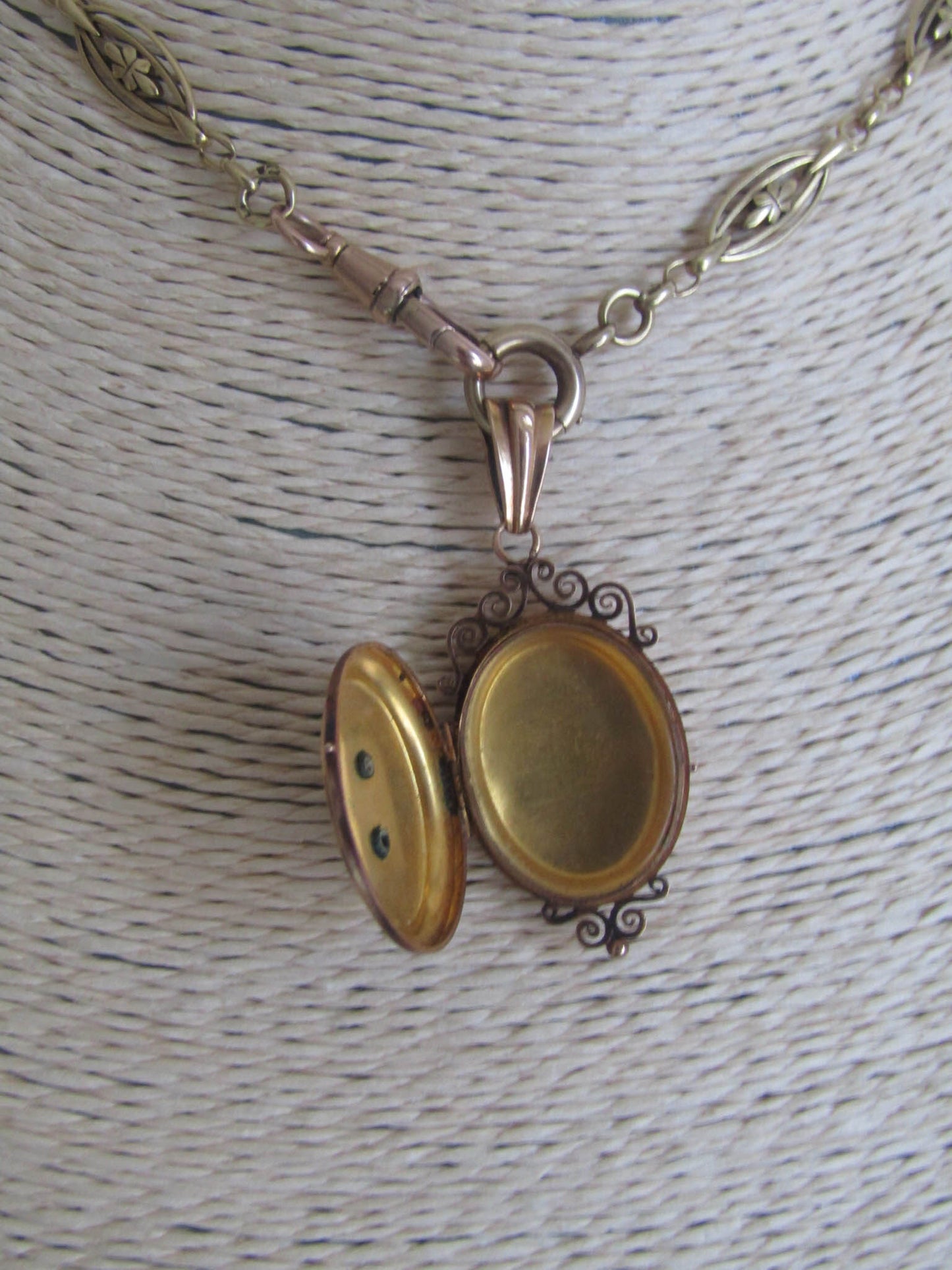 Antique French Victorian Vinaigrette 18k Solid Gold Locket with Hinged Glass Partition