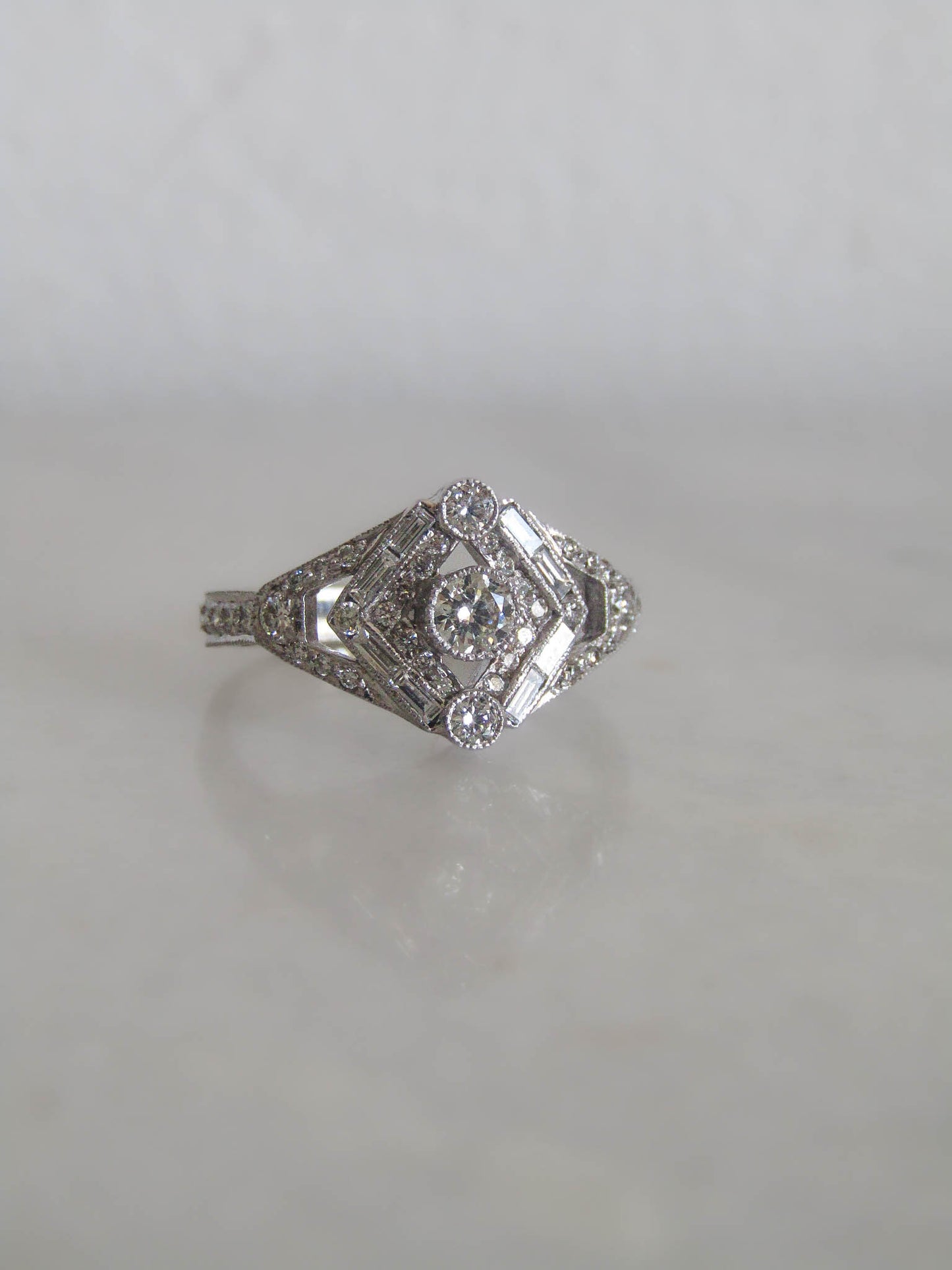 Vintage Art Deco Style 18K Solid Gold Diamond Ring before 2000