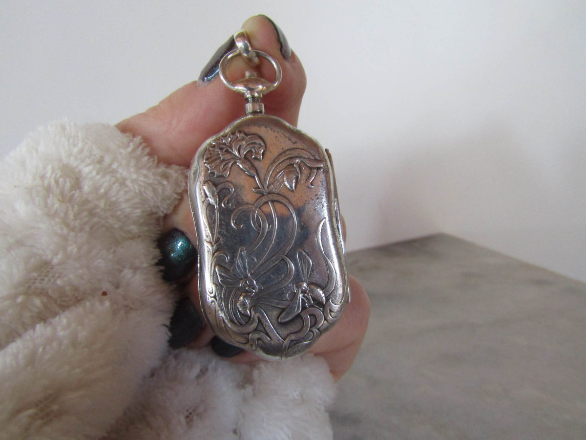 Victorian 800 Silver Porte-Louis, Chased Art Nouveau Flowers