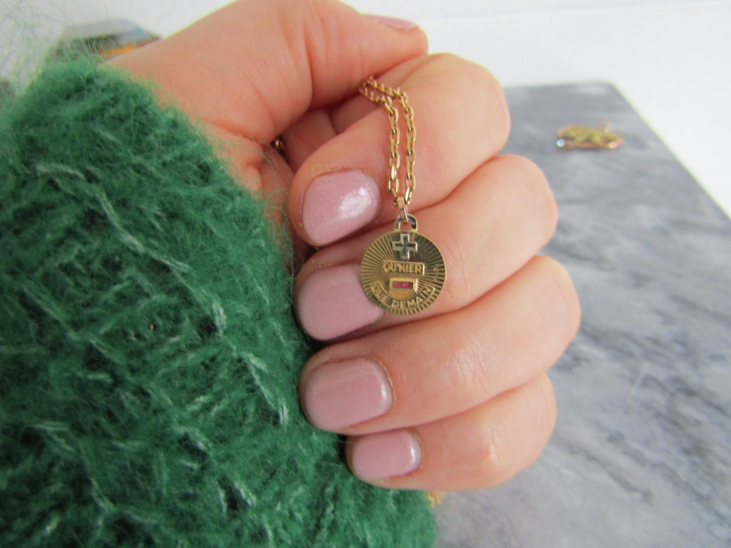 18k Augis Plus Qu'hier, Moins Que Demain Pendant, Vintage French Augis Medal