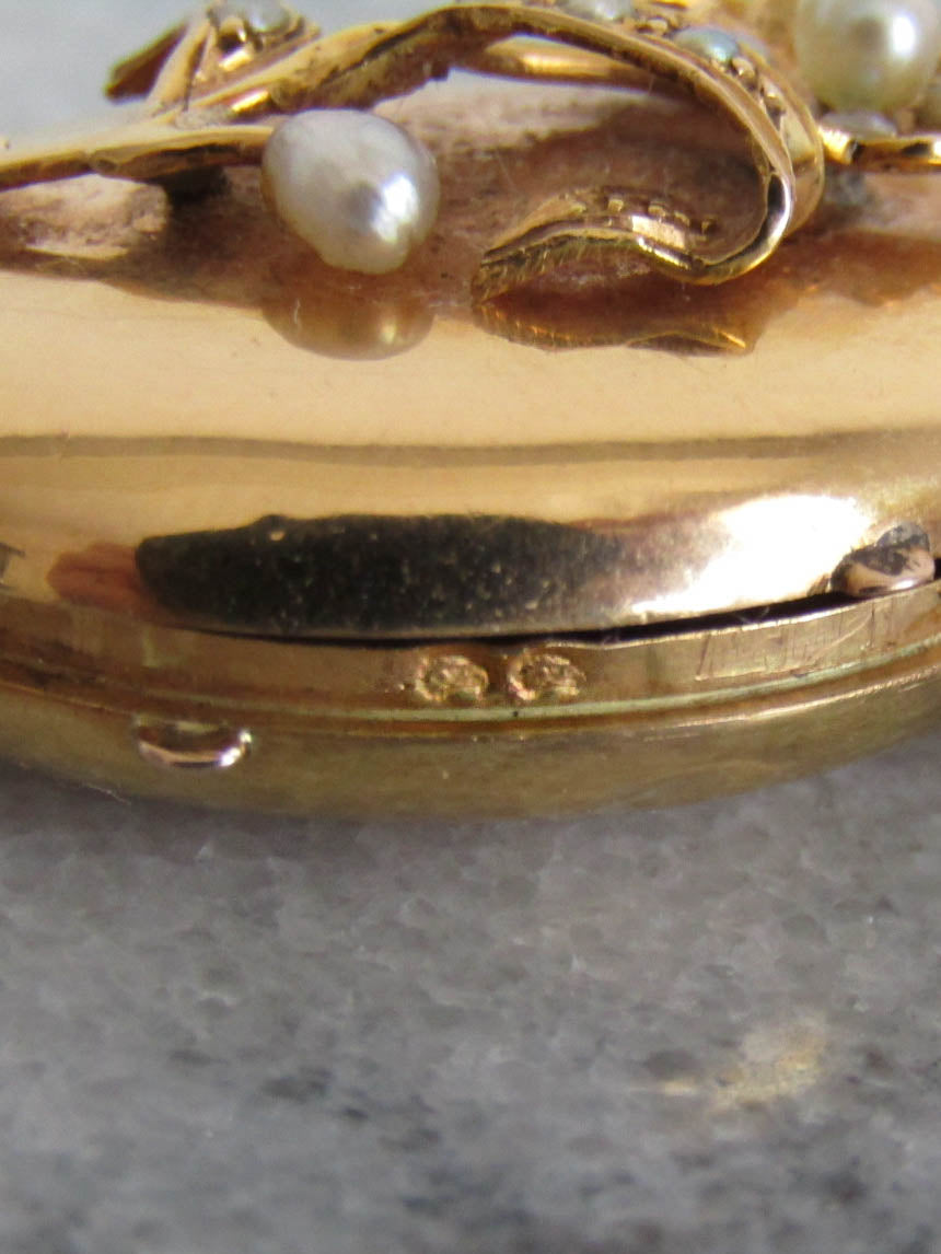 18K Solid Gold Antique French Floral Locket with Natural Pearls, Belle Epoque Napoleon III XIX Century Victorian locket