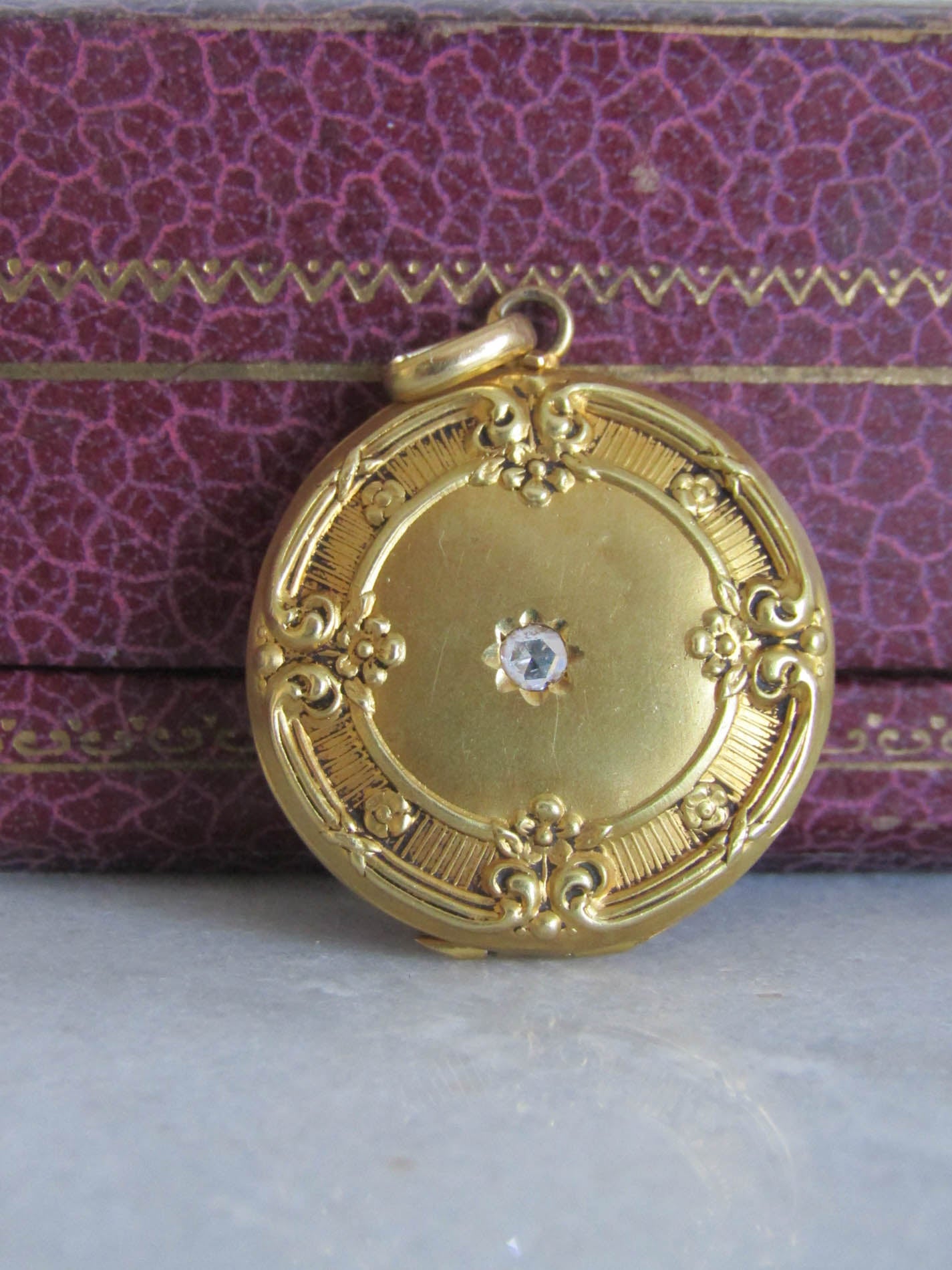 18K Solid Gold and Rose Cut Diamond Art Nouveau Locket, Antique French Art Nouveau Pendant c. 1900