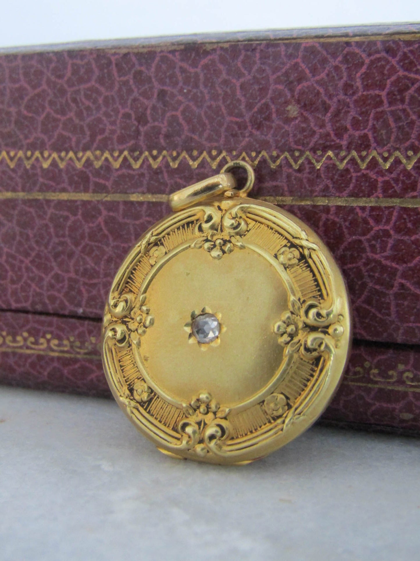 18K Solid Gold and Rose Cut Diamond Art Nouveau Locket, Antique French Art Nouveau Pendant c. 1900