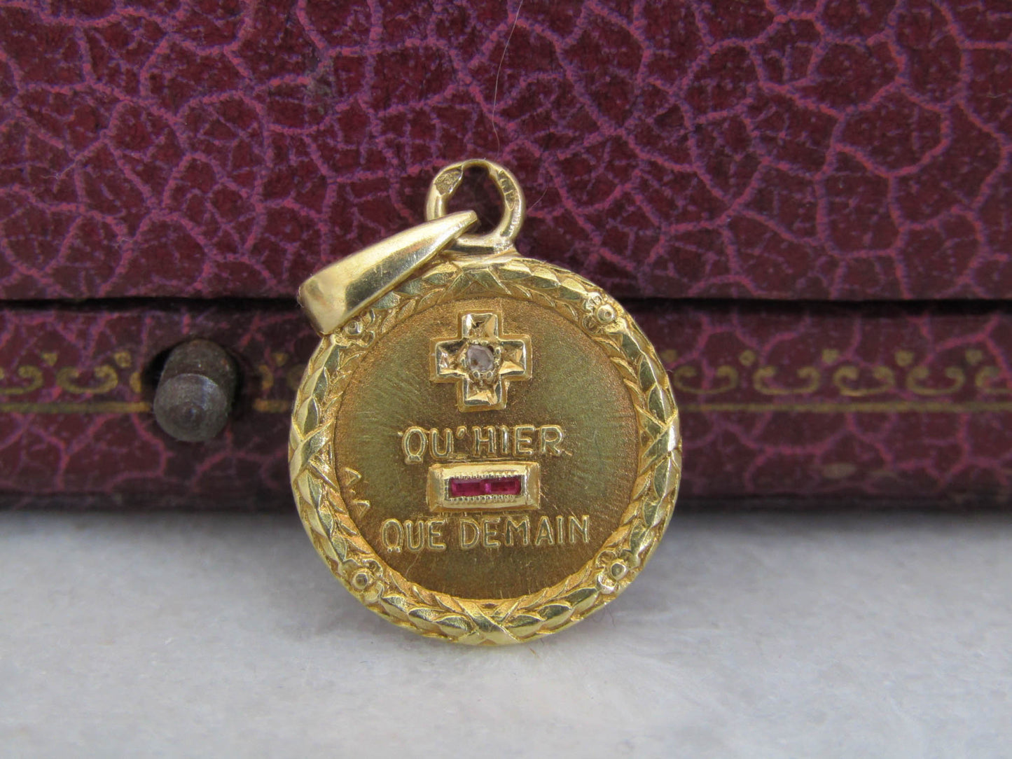 18k Augis Plus Qu'hier, Moins Que Demain Pendant, Vintage French Augis Medal