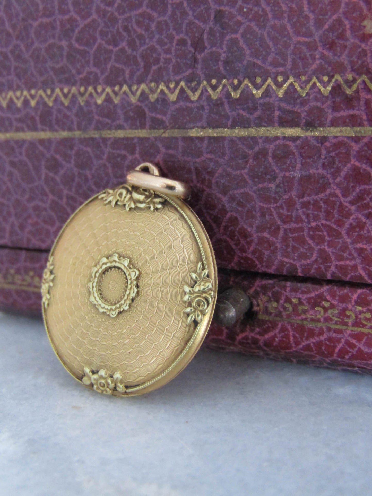 Antique 18K Solid Gold Guilloche Locket c. 1900, French Belle Epoque Enginge Turned Pendant