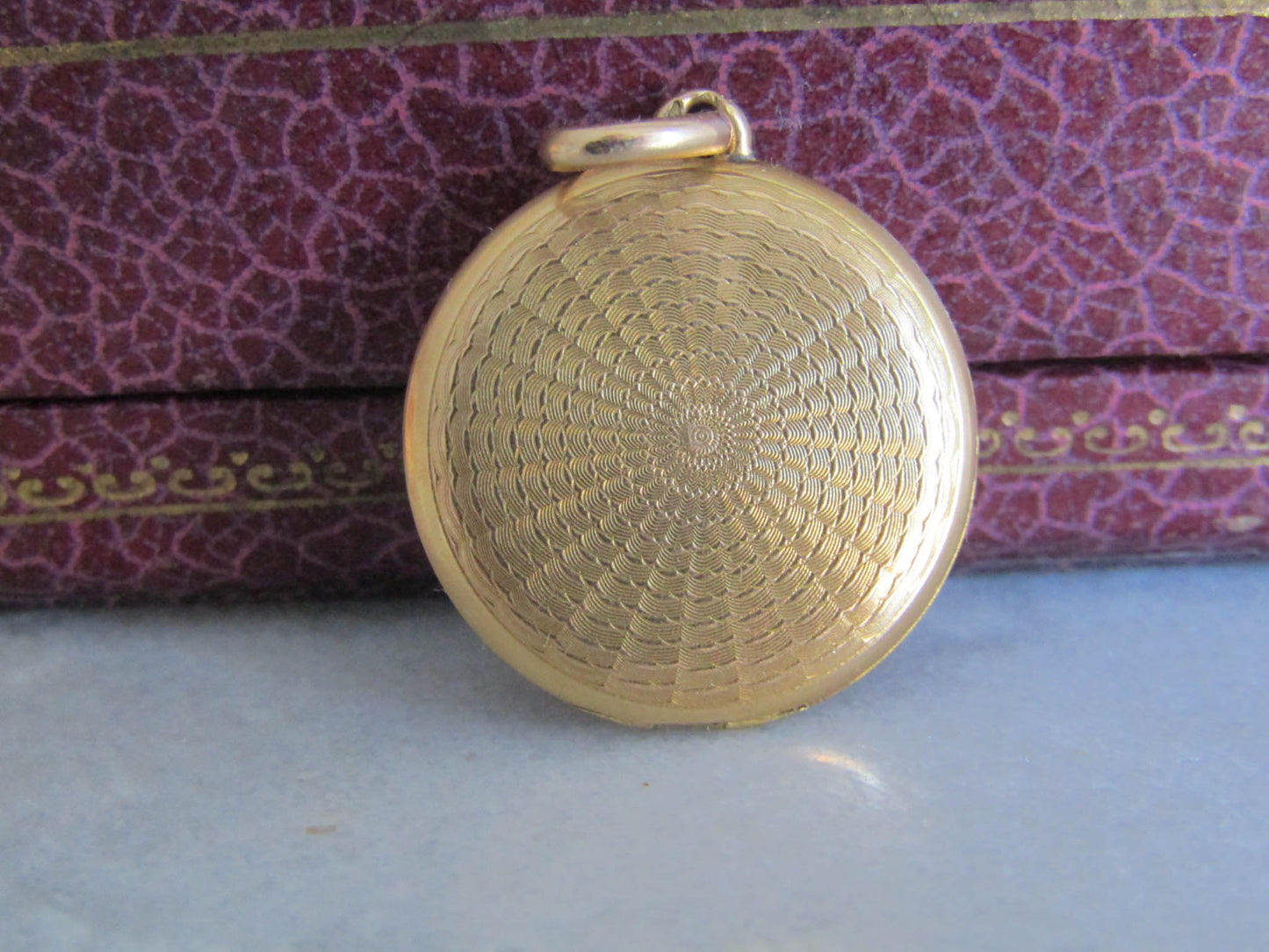 Antique 18K Solid Gold Guilloche Locket c. 1900, French Belle Epoque Enginge Turned Pendant