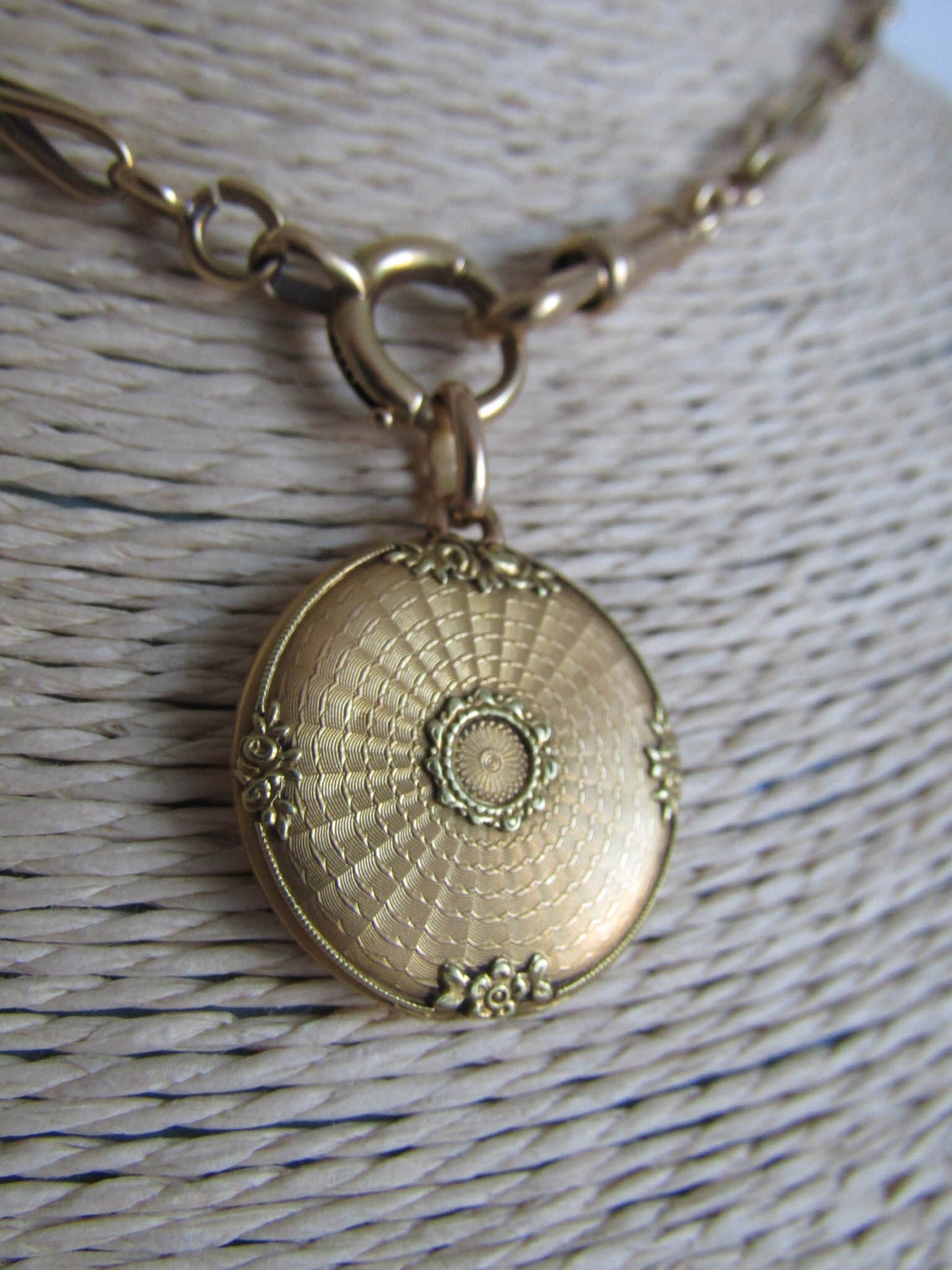 Antique 18K Solid Gold Guilloche Locket c. 1900, French Belle Epoque Enginge Turned Pendant