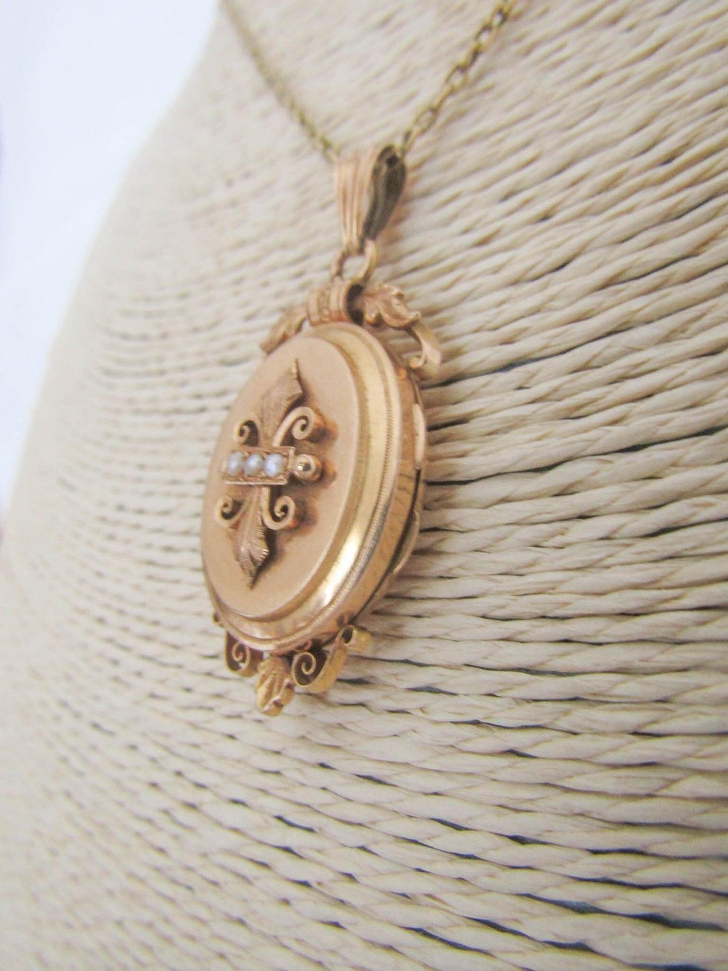 18k Gold Victorian Pendant Locket with Hinged Glass Partition, Antique French Gold Locket