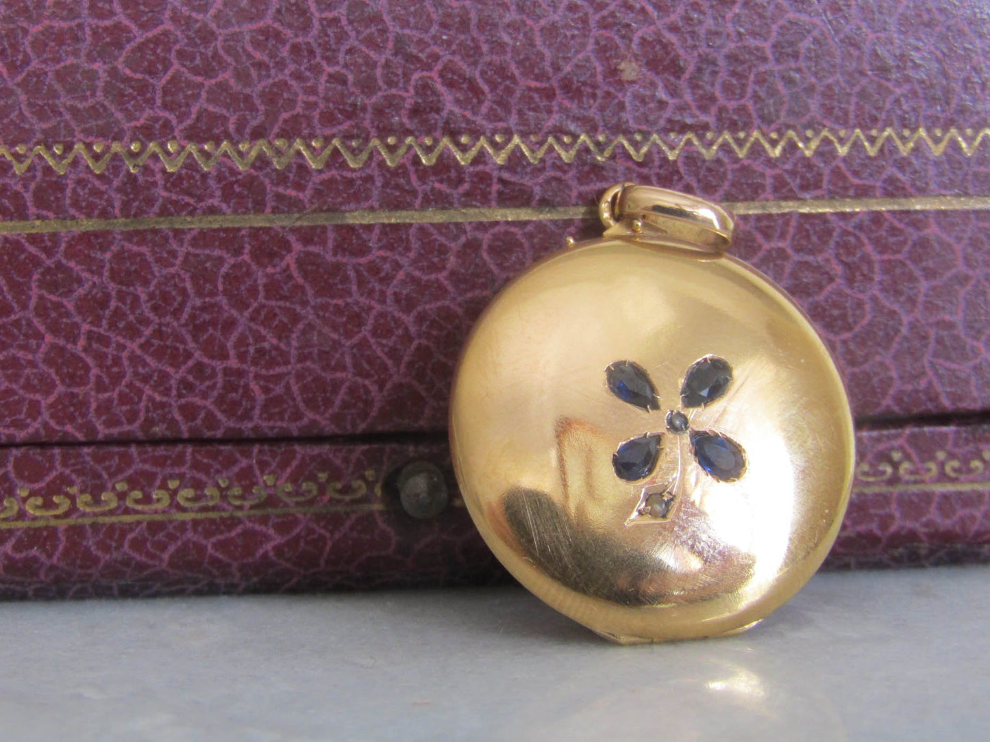 Art Nouveau 18K Solid Gold and Sapphire Lucky Clover Locket, Antique French Belle Epoque Locket c. 1900