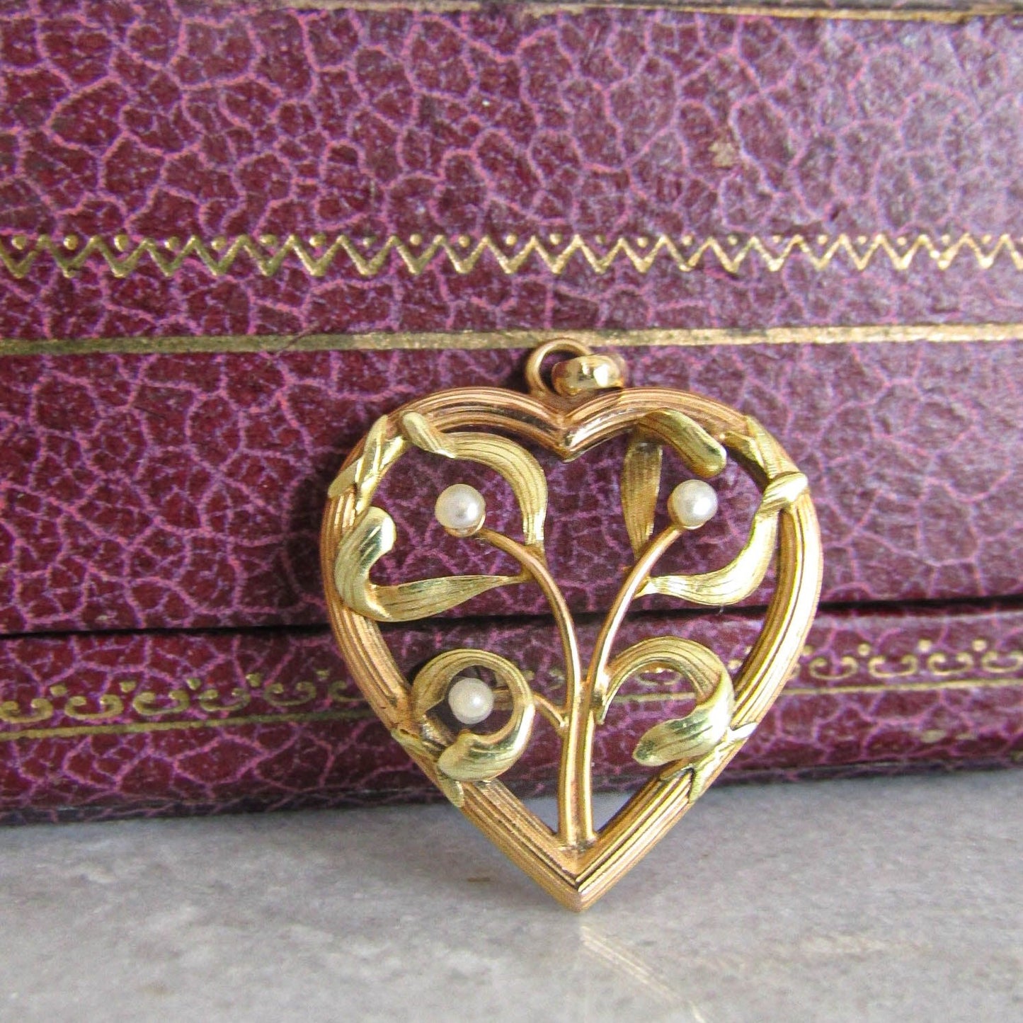 18k Art Nouveau Mistletoe Heart Pendant, Antique French Belle Epoque Charm c. 1900