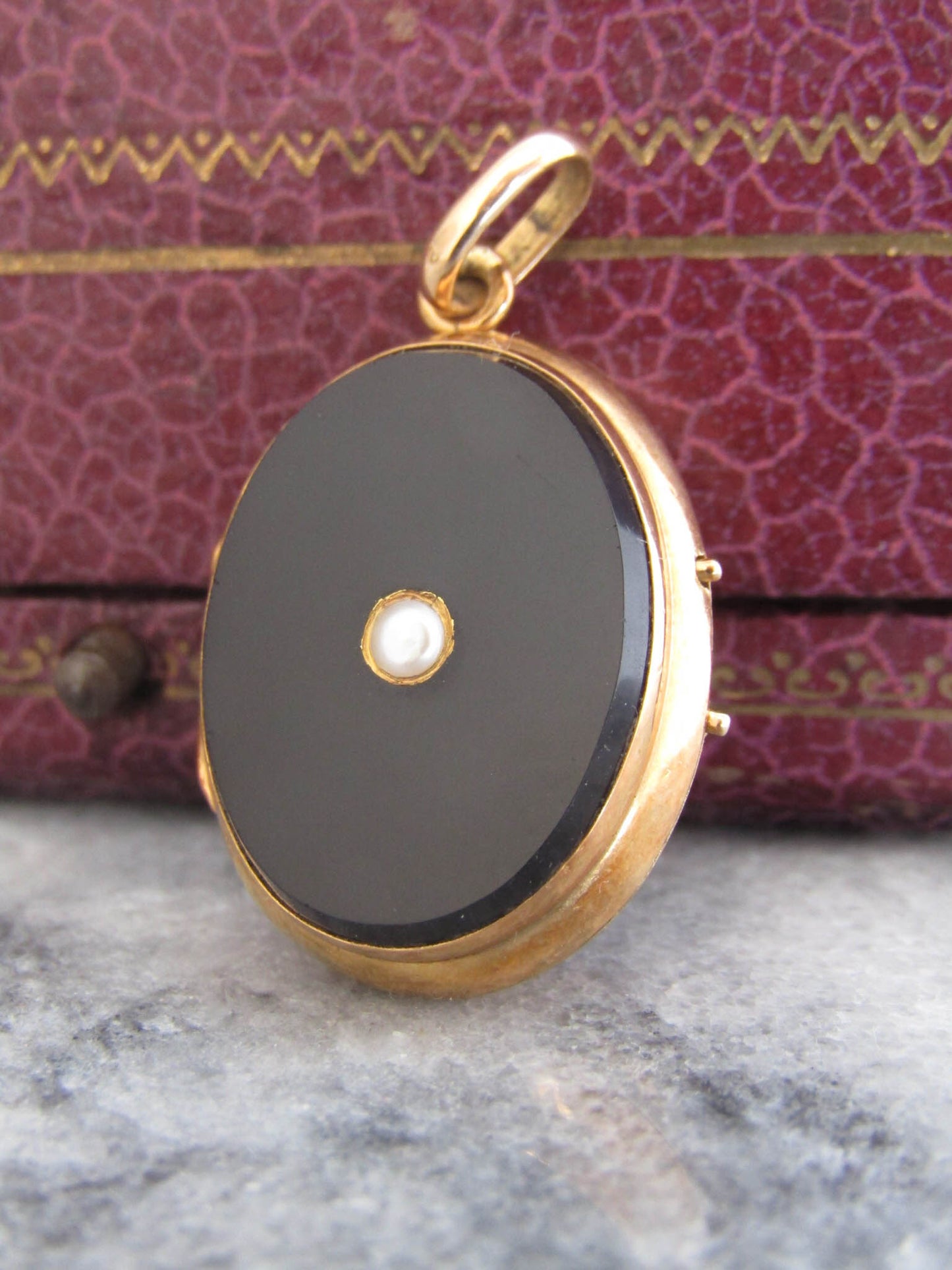 18k Gold Victorian Onyx Locket, Antique XIX Century Mourning Locket c. 1860