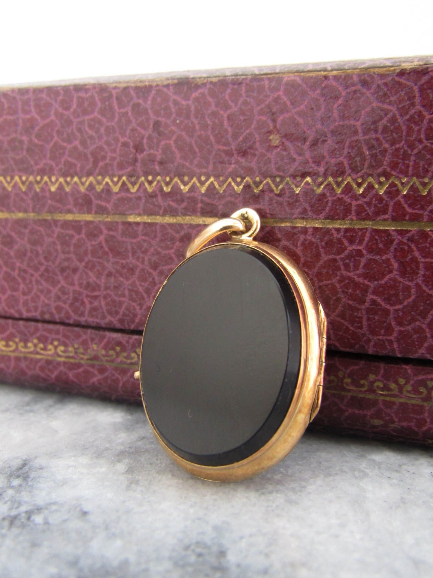 18k Gold Victorian Onyx Locket, Antique XIX Century Mourning Locket c. 1860