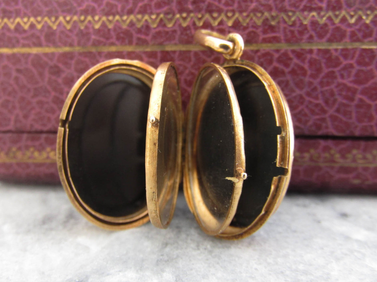 18k Gold Victorian Onyx Locket, Antique XIX Century Mourning Locket c. 1860