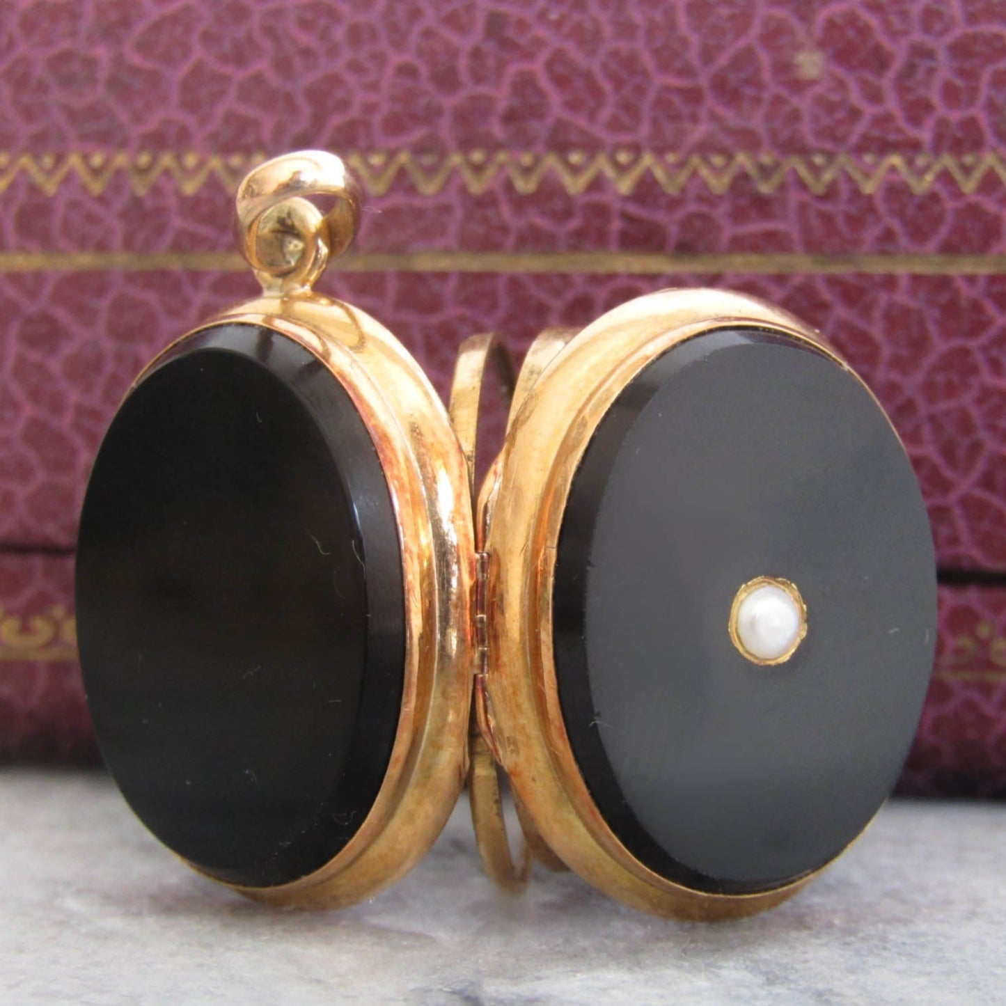 18k Gold Victorian Onyx Locket, Antique XIX Century Mourning Locket c. 1860