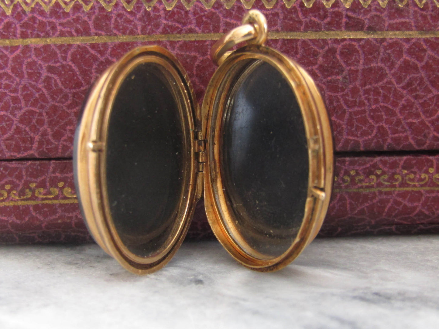 18k Gold Victorian Onyx Locket, Antique XIX Century Mourning Locket c. 1860