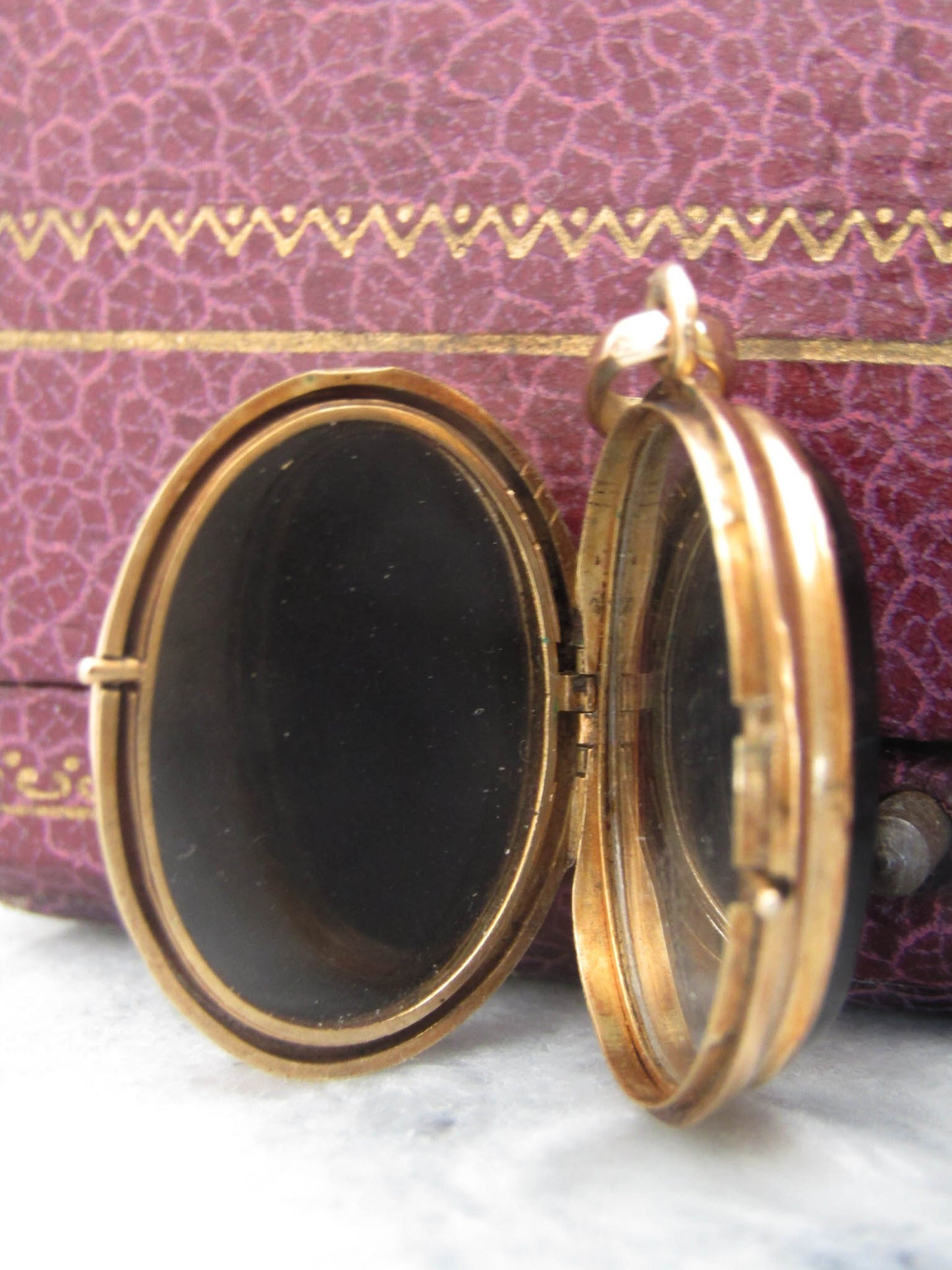 18k Gold Victorian Onyx Locket, Antique XIX Century Mourning Locket c. 1860