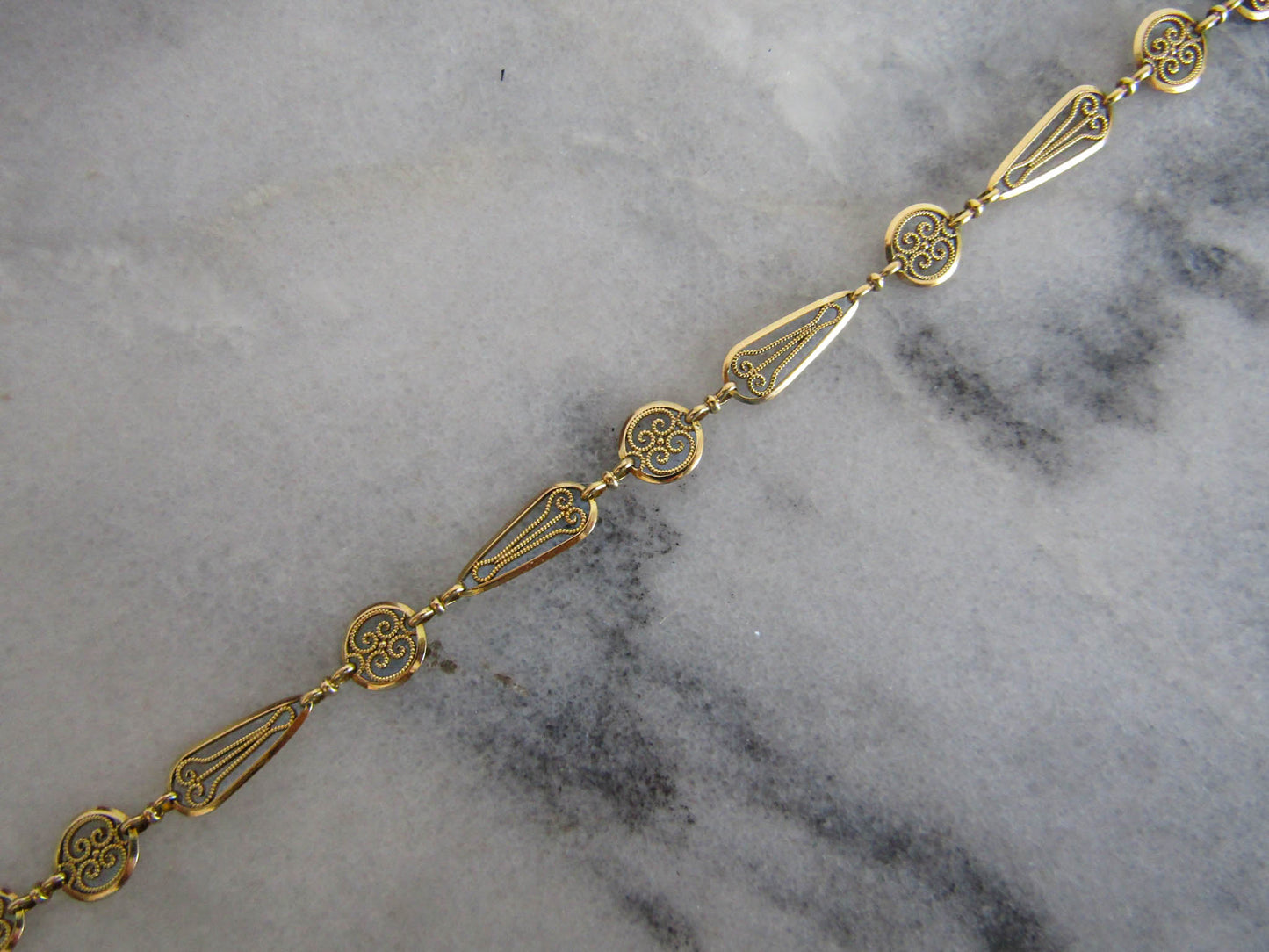 18k Solid Gold Antique Necklace c. 1900