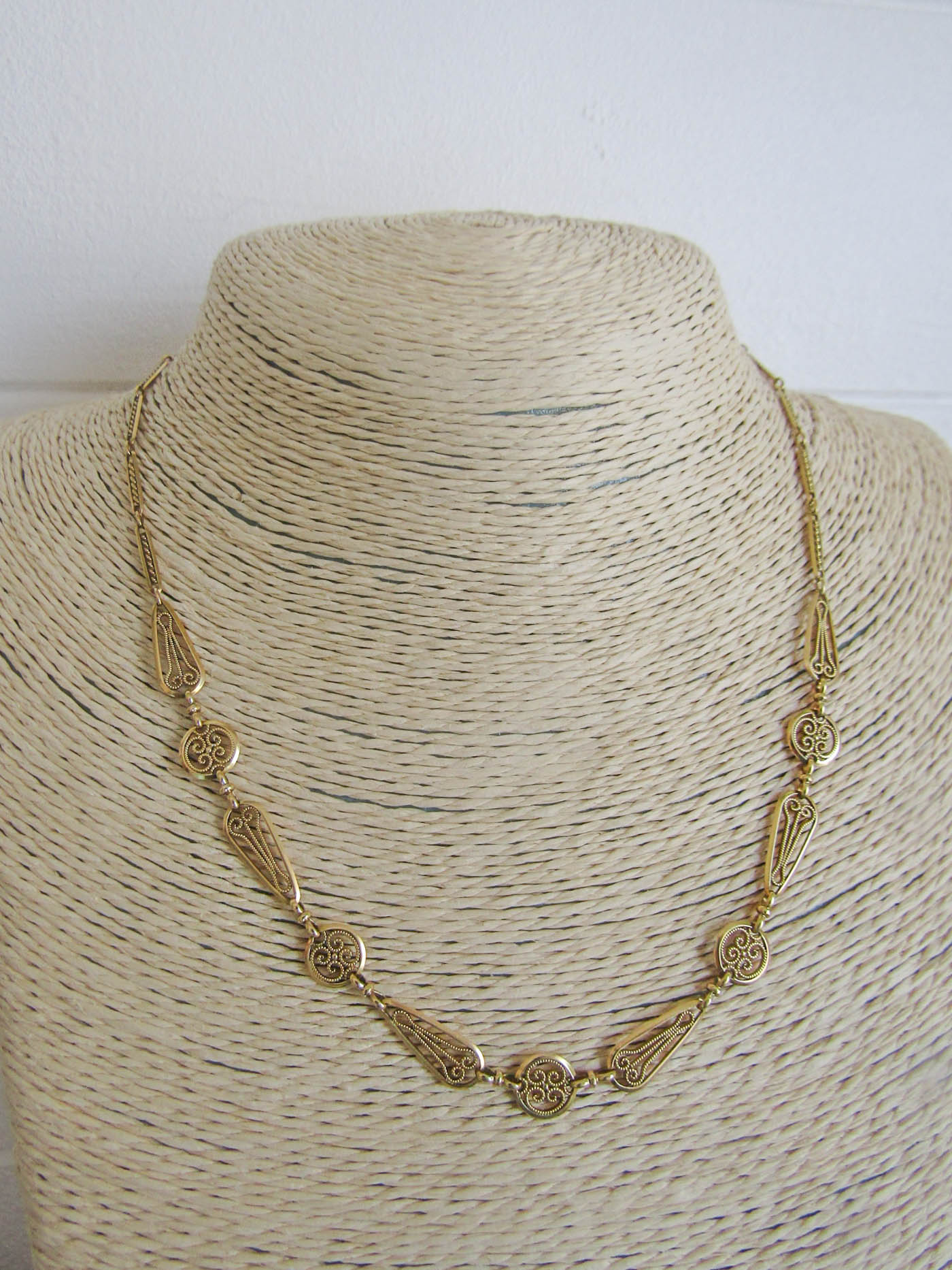 18k Solid Gold Antique Necklace c. 1900