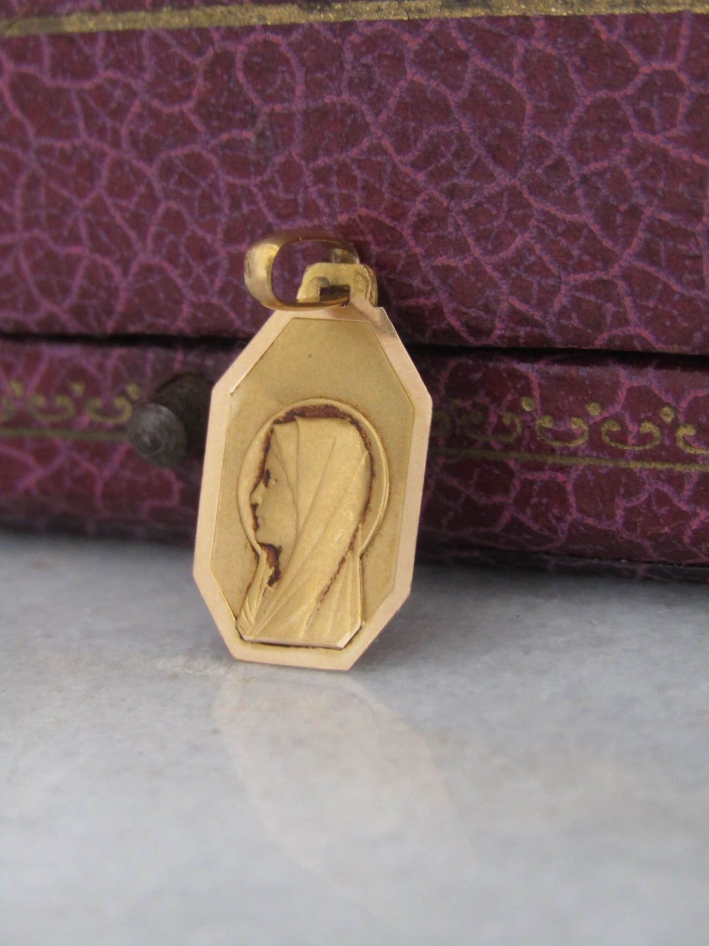 18K Gold Virgin Mary Pendant, Small Vintage Mary Medal for Baptism or Communion