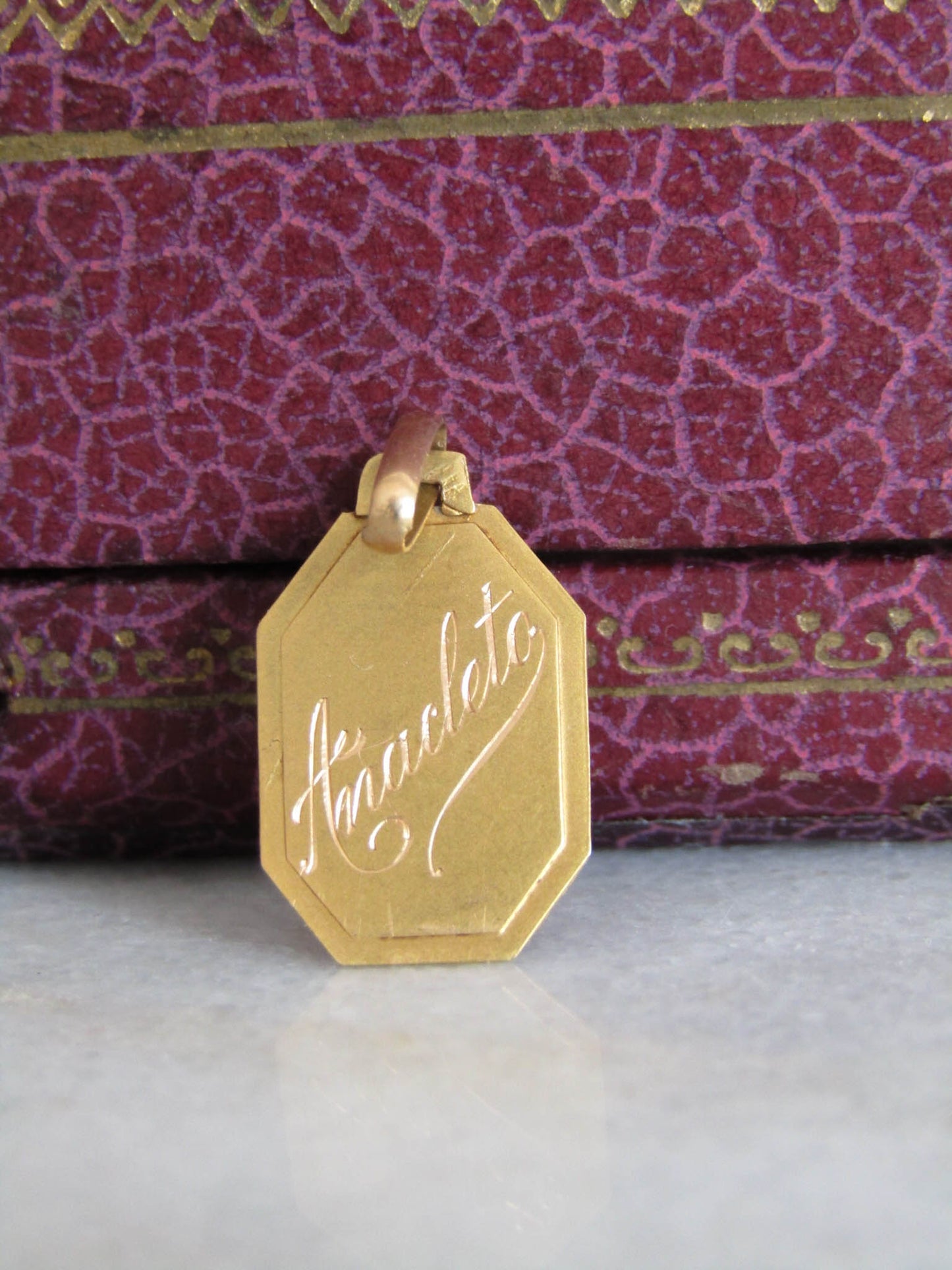 18K Gold Virgin Mary Pendant, Small Vintage Mary Medal for Baptism or Communion