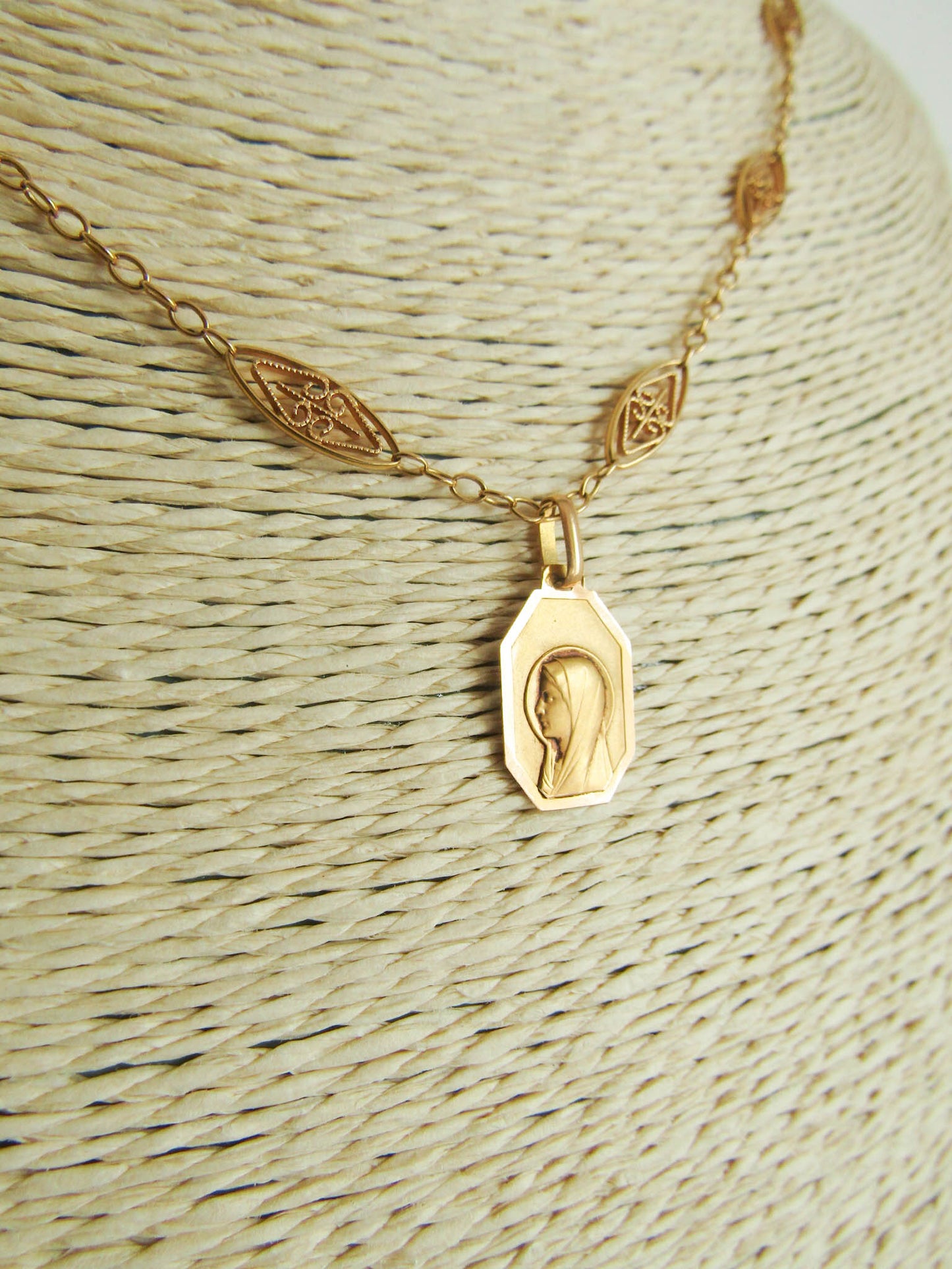 18K Gold Virgin Mary Pendant, Small Vintage Mary Medal for Baptism or Communion