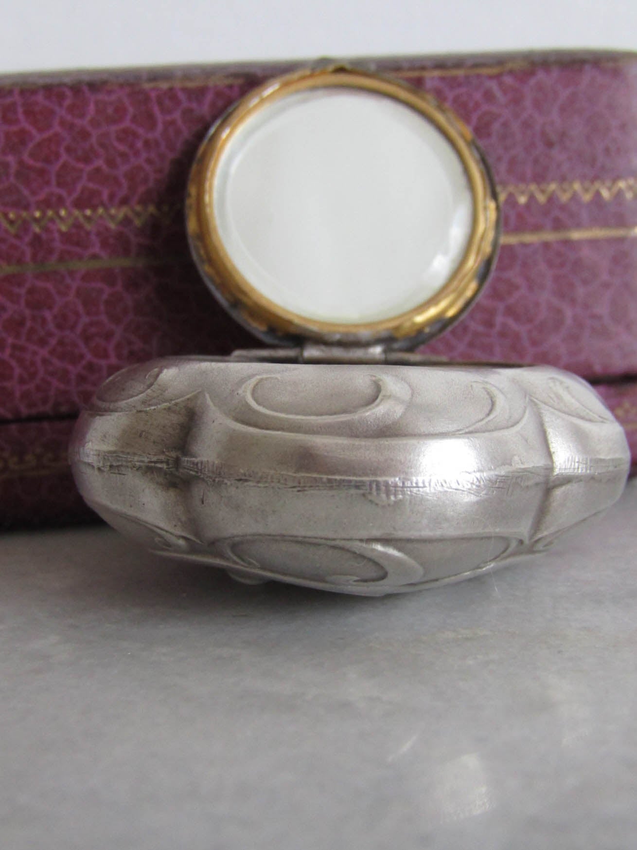 Silver Art Nouveau Quadrilobe Powder Box Pendant c. 1900