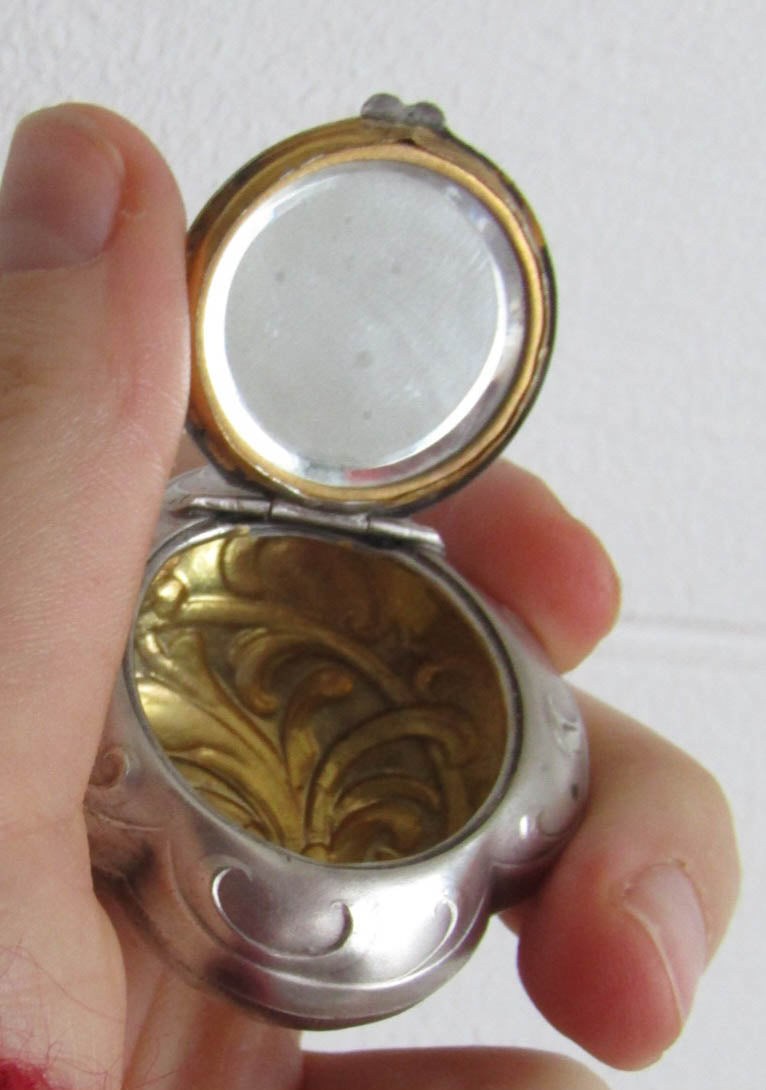 Silver Art Nouveau Quadrilobe Powder Box Pendant c. 1900