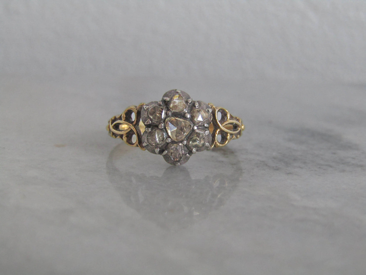 Georgian Foiled Rose Cut Diamond Daisy Cluster Ring, Antique Heart Shaped Diamond Marguerite Ring c. 1820