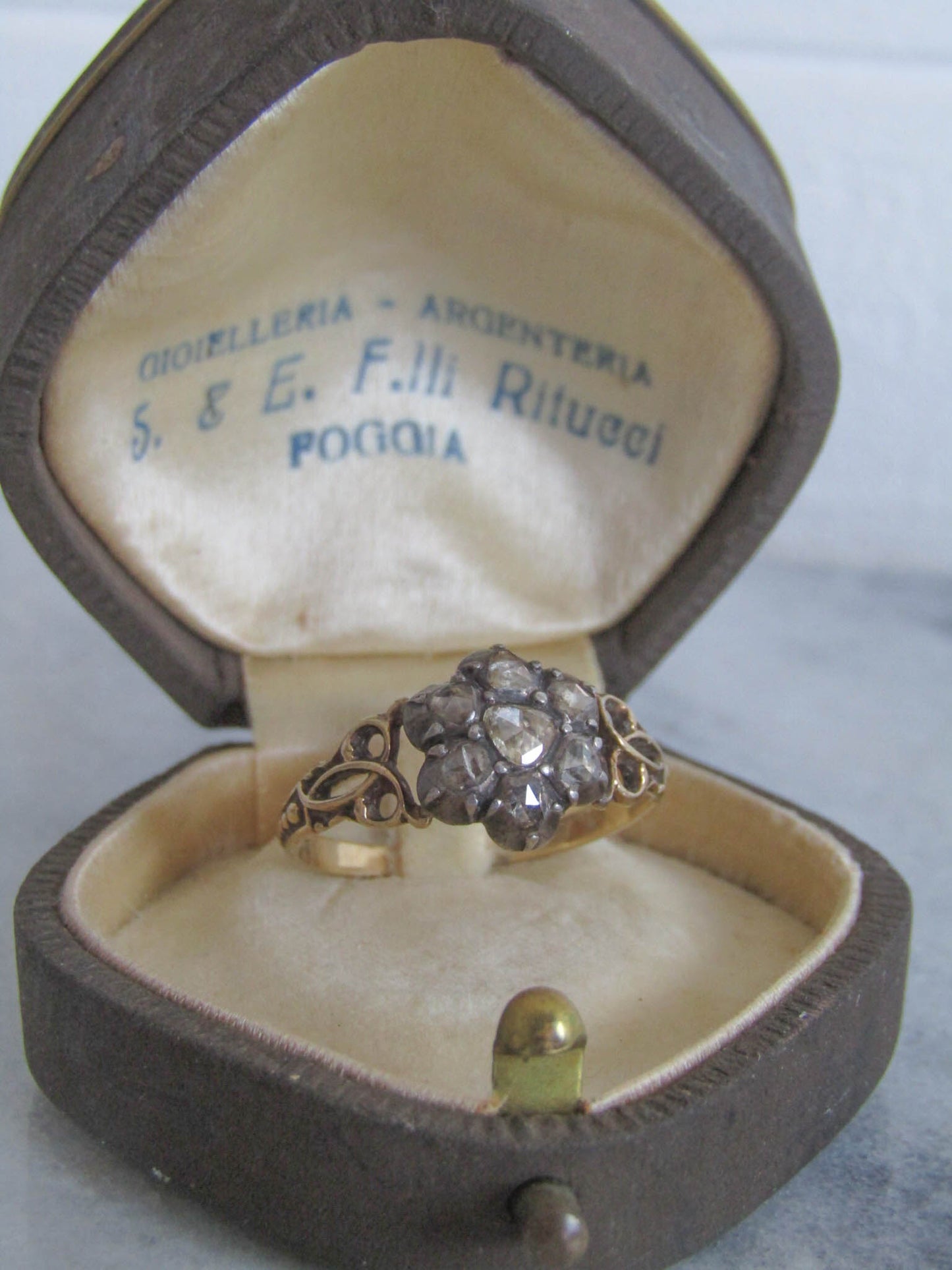 Georgian Foiled Rose Cut Diamond Daisy Cluster Ring, Antique Heart Shaped Diamond Marguerite Ring c. 1820