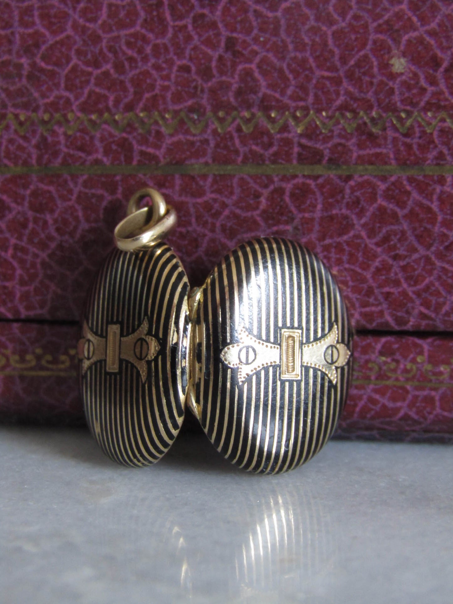 Antique 18k Gold Enamel Buckle Locket, Victorian French Belle Epoque Striped Buckle Pendant