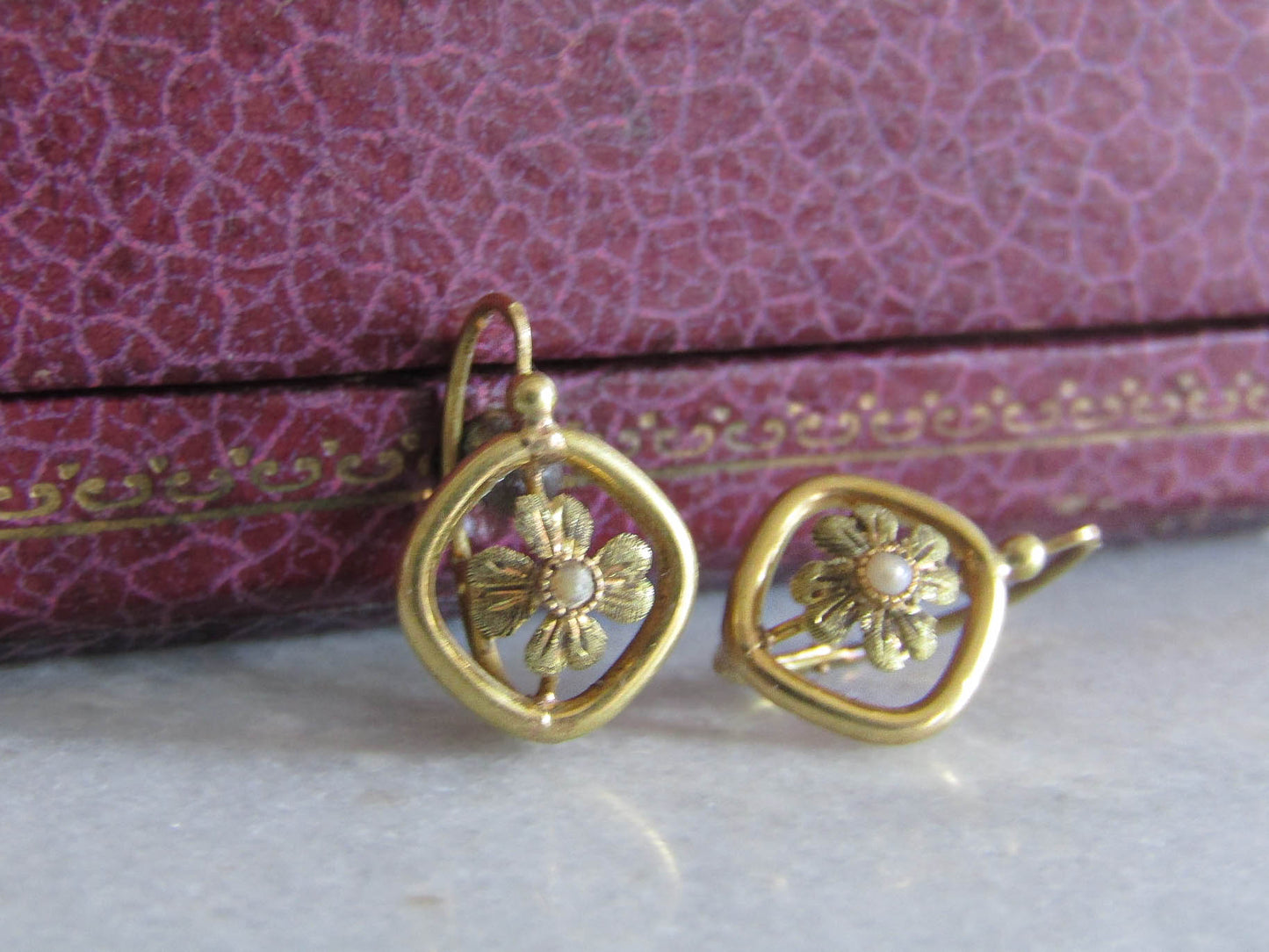 Antique 18K Gold Lucky Shamrock Earrings, Vintage French Edwardian Trefle Sleeper Earrings c. 1900