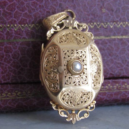 18K Solid Gold Vinaigrette Locket with Hinged Glass Partition