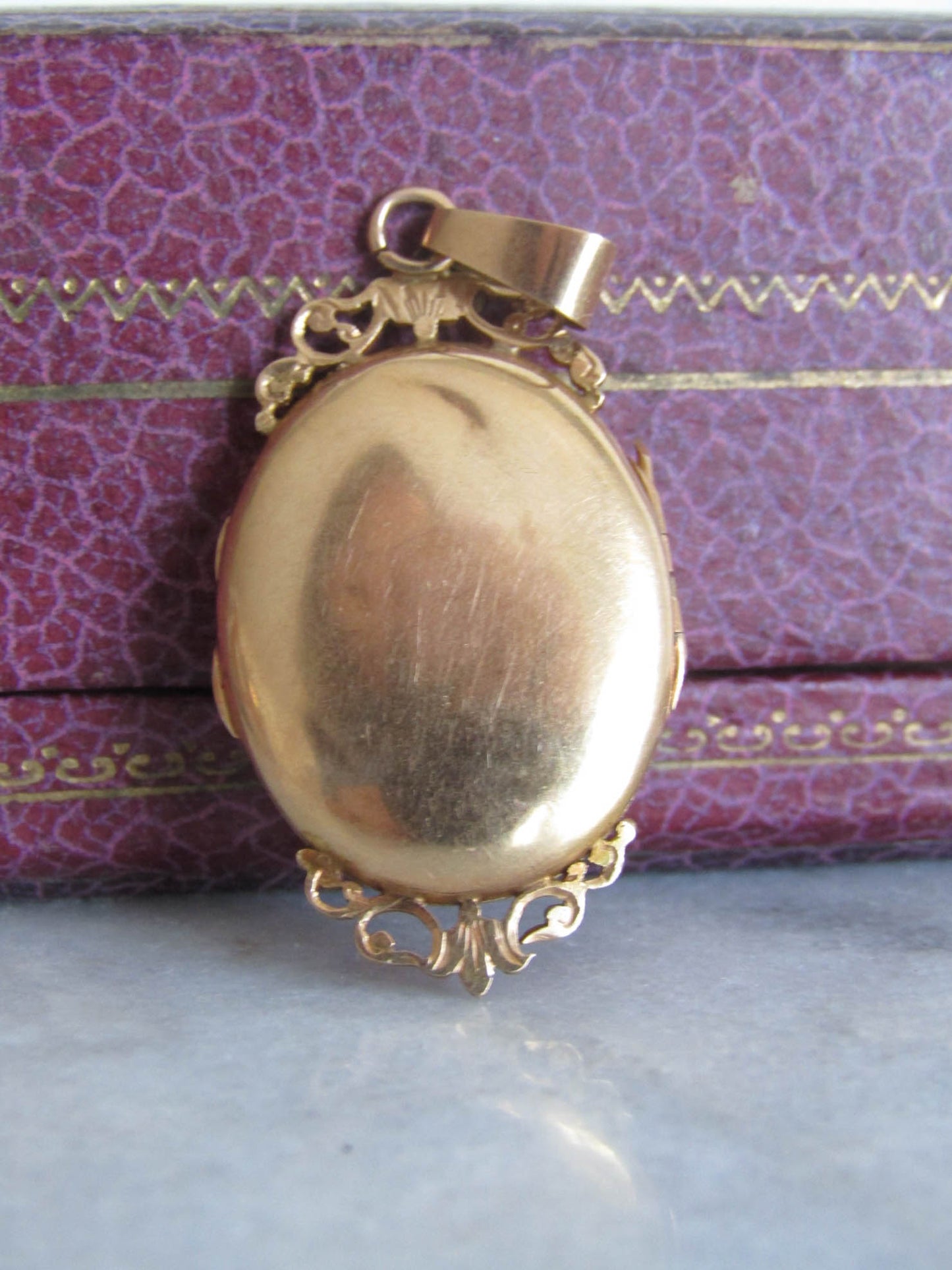 18K Solid Gold Vinaigrette Locket with Hinged Glass Partition