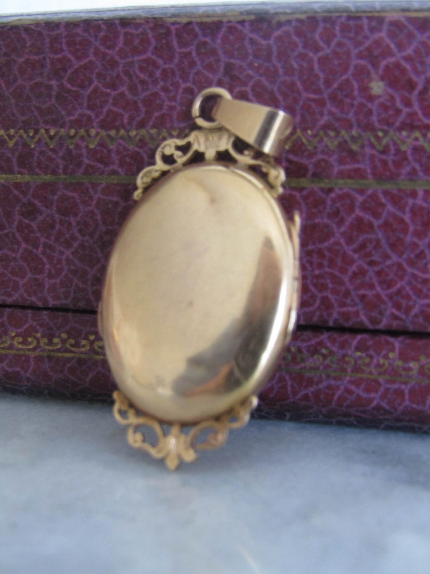 18K Solid Gold Vinaigrette Locket with Hinged Glass Partition